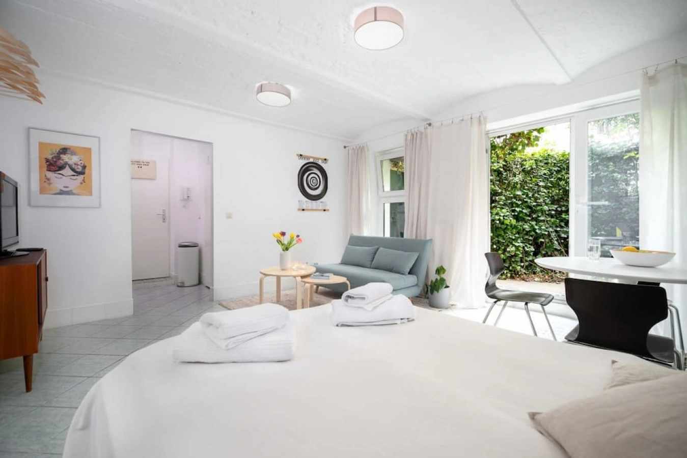 City Apartment with terrace in Moabit