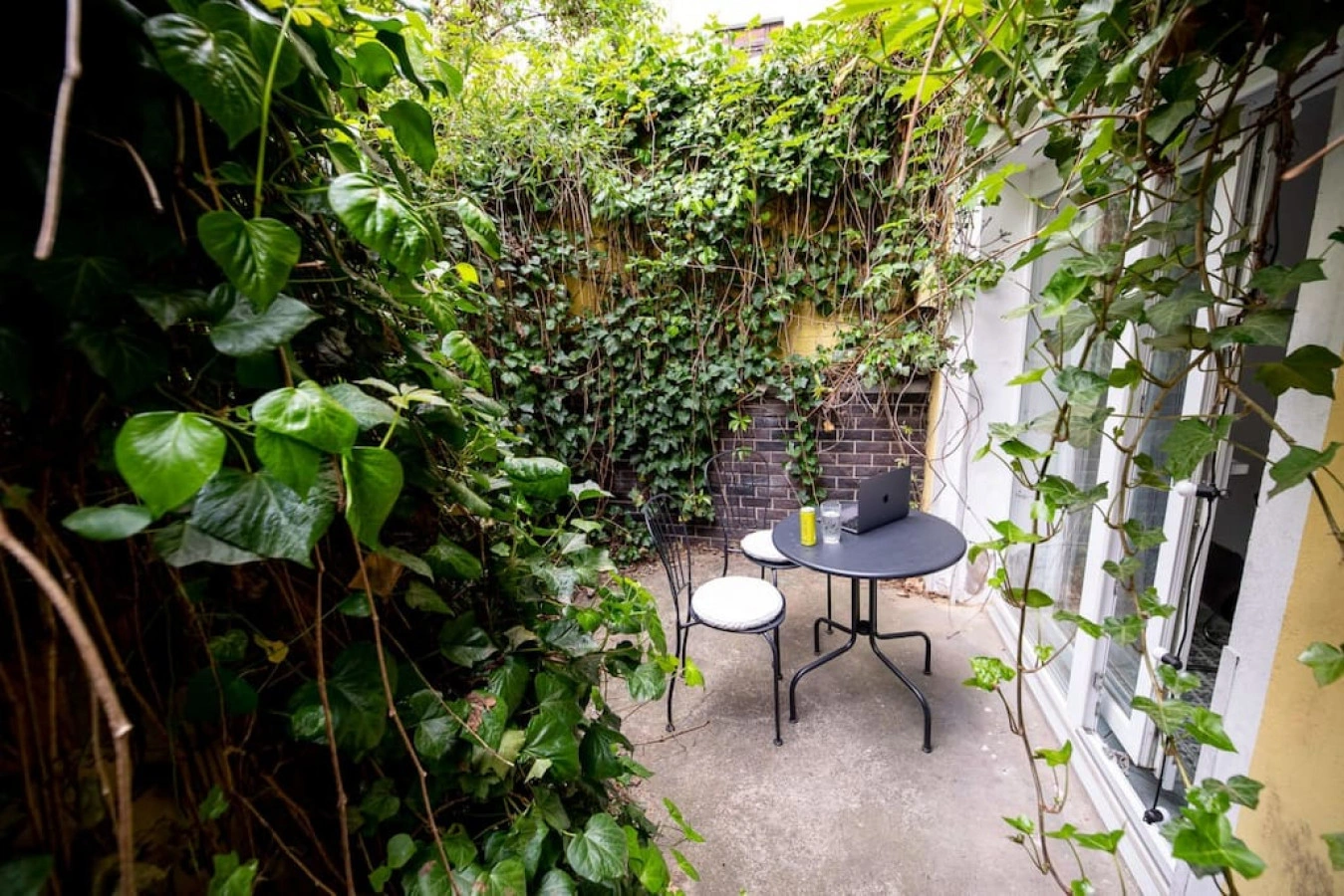 City Apartment with terrace in Moabit — photo 9 of 40