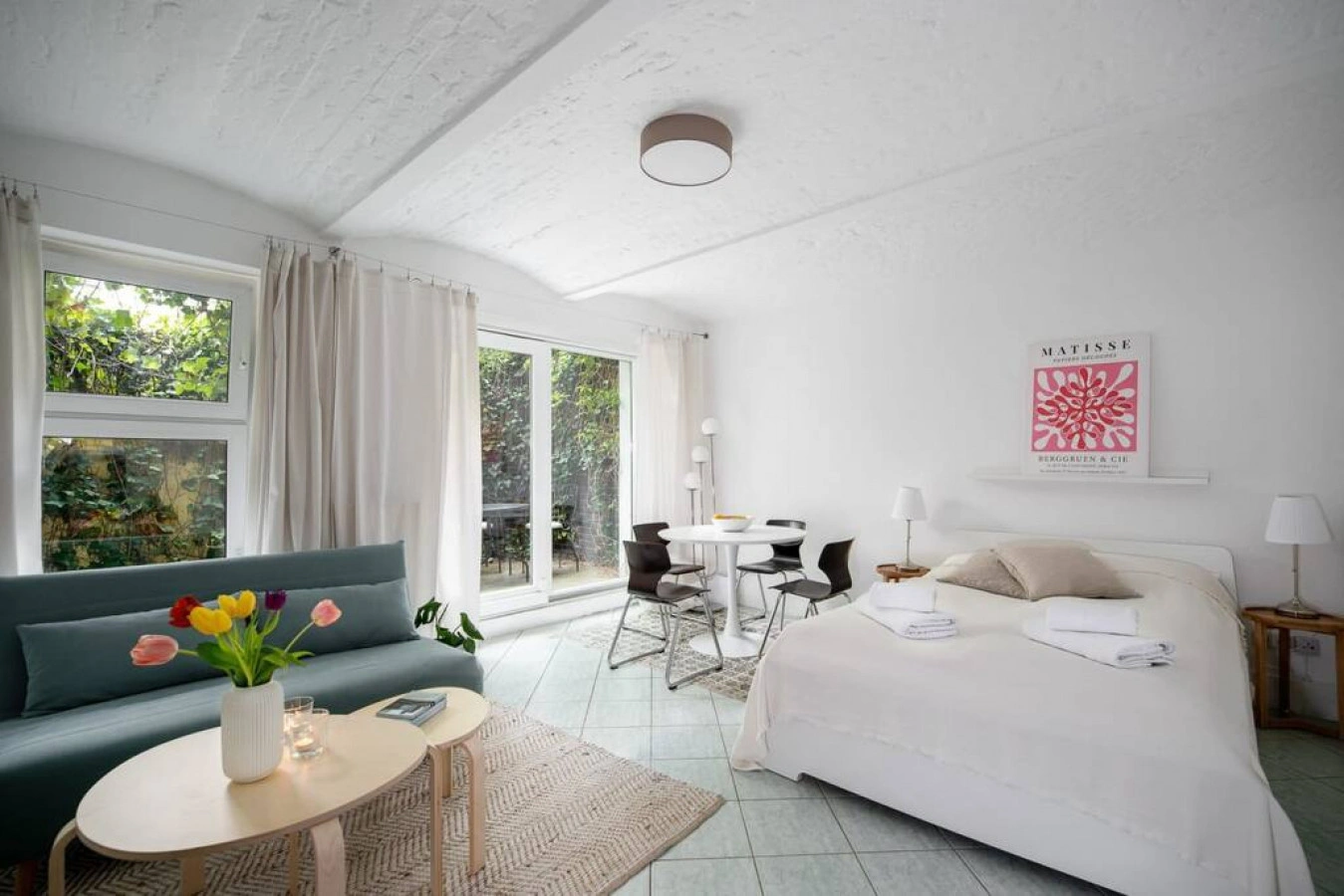 City Apartment with terrace in Moabit