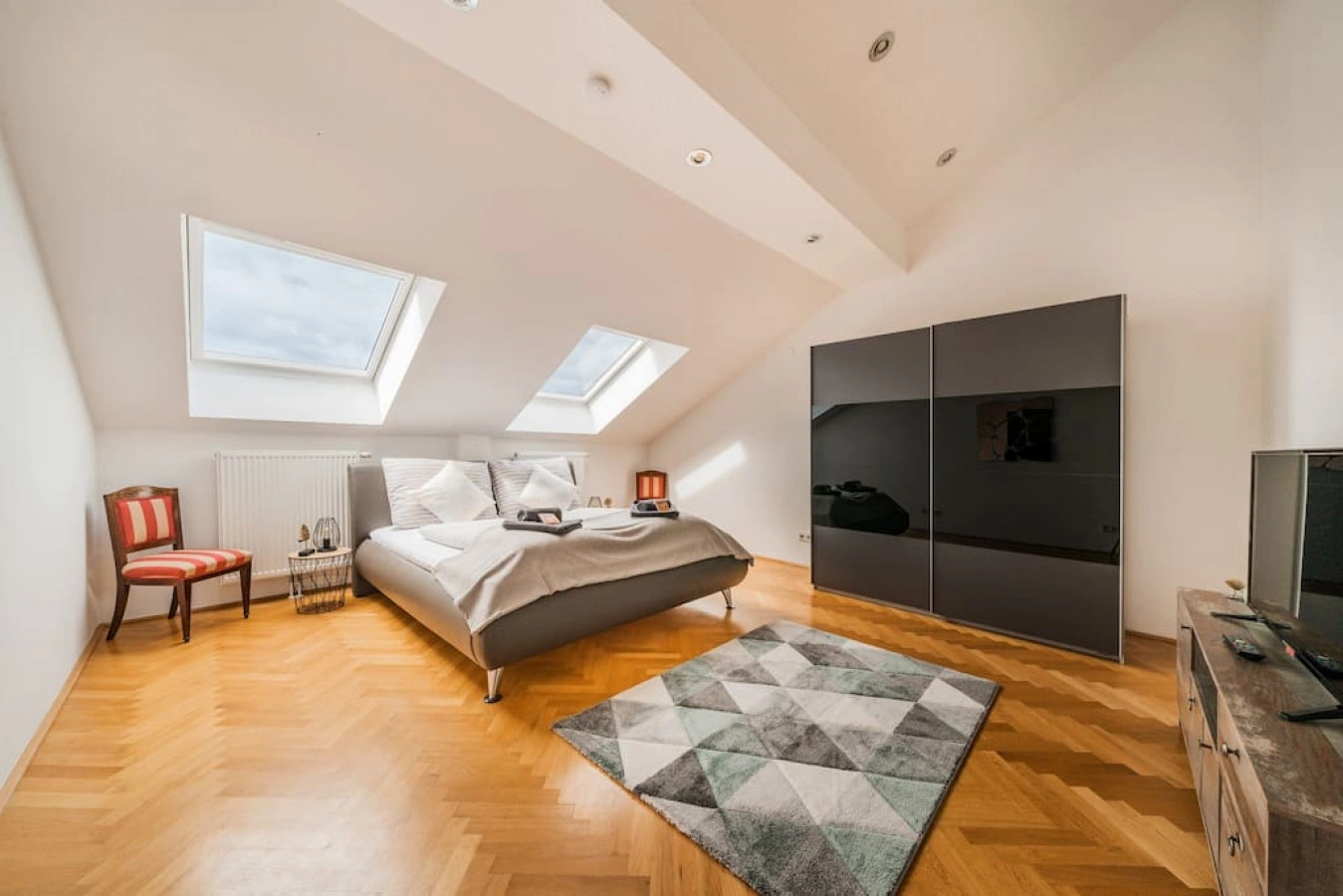 Penthouse apartment with Sauna & Kamin — photo 3 of 40