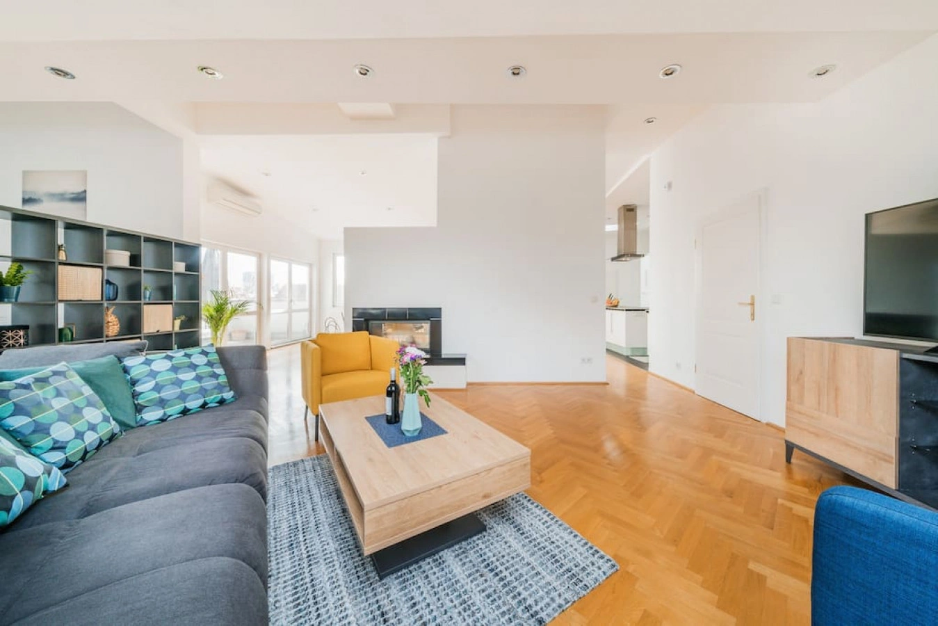 Penthouse apartment with Sauna & Kamin — photo 17 of 40