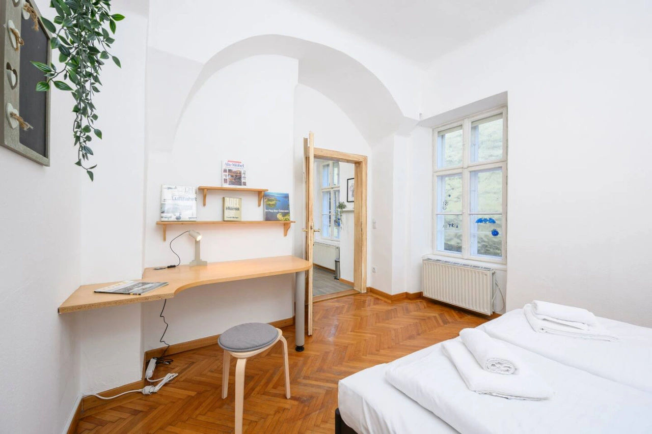 Spacious 2-BR Stay for 6 | Heart of Mödling — photo 23 of 40
