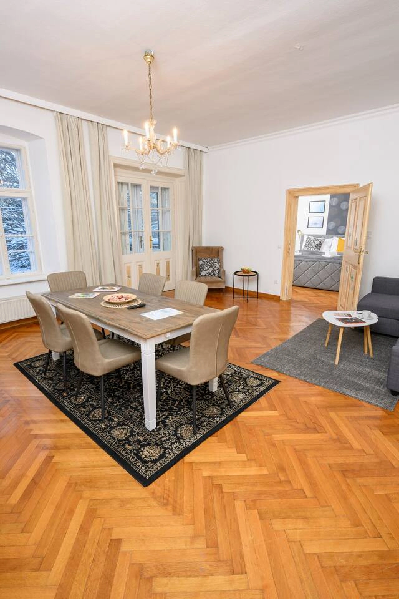 Spacious 2-BR Stay for 6 | Heart of Mödling