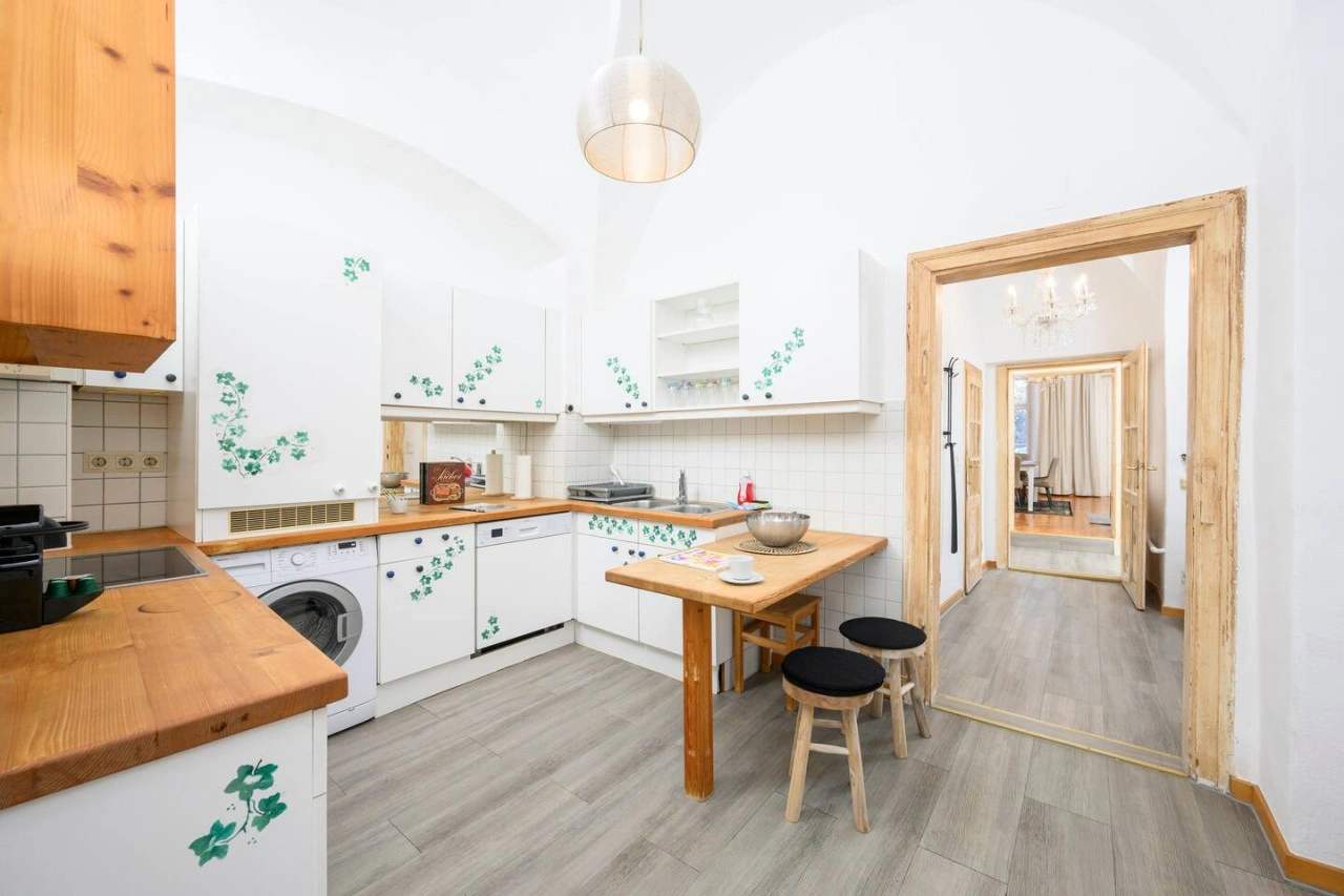 Spacious 2-BR Stay for 6 | Heart of Mödling — photo 26 of 40