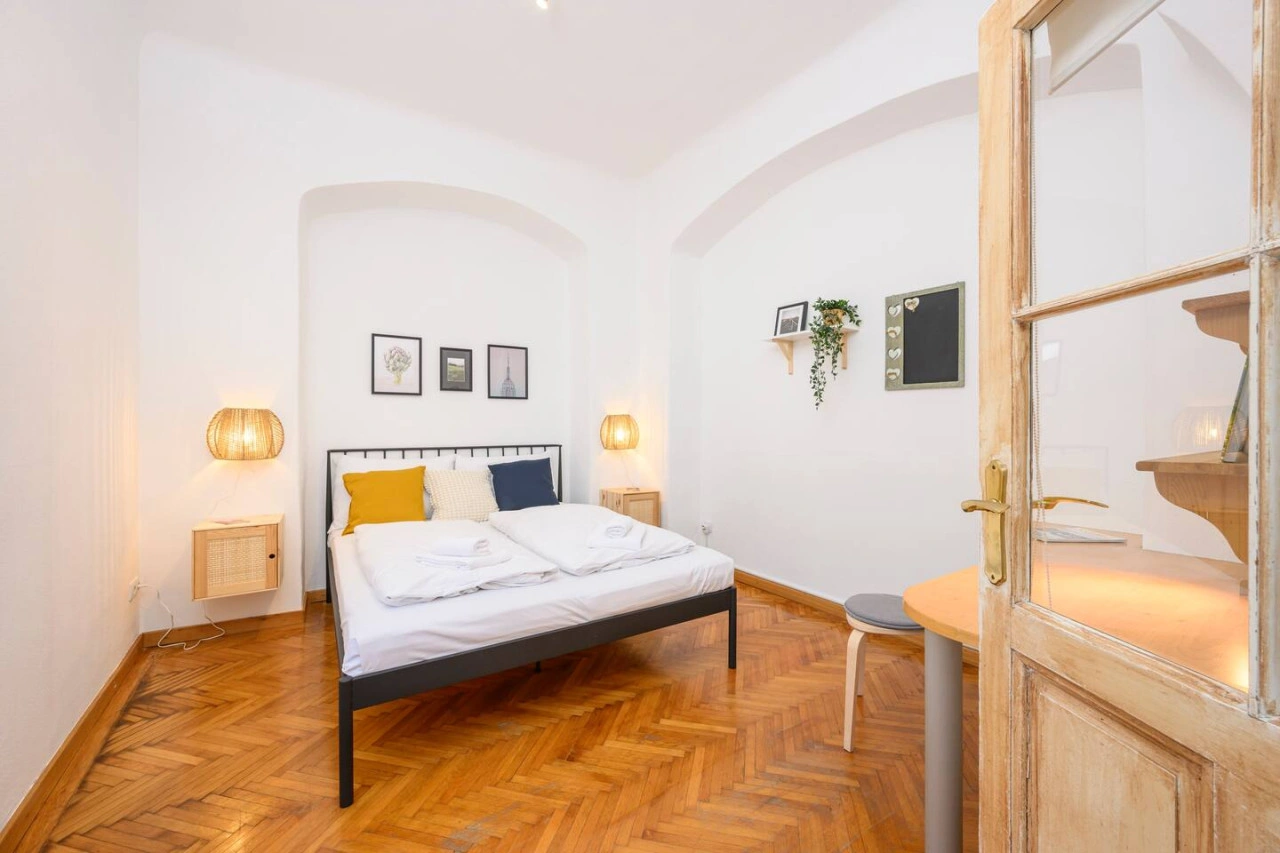 Spacious 2-BR Stay for 6 | Heart of Mödling — photo 20 of 40