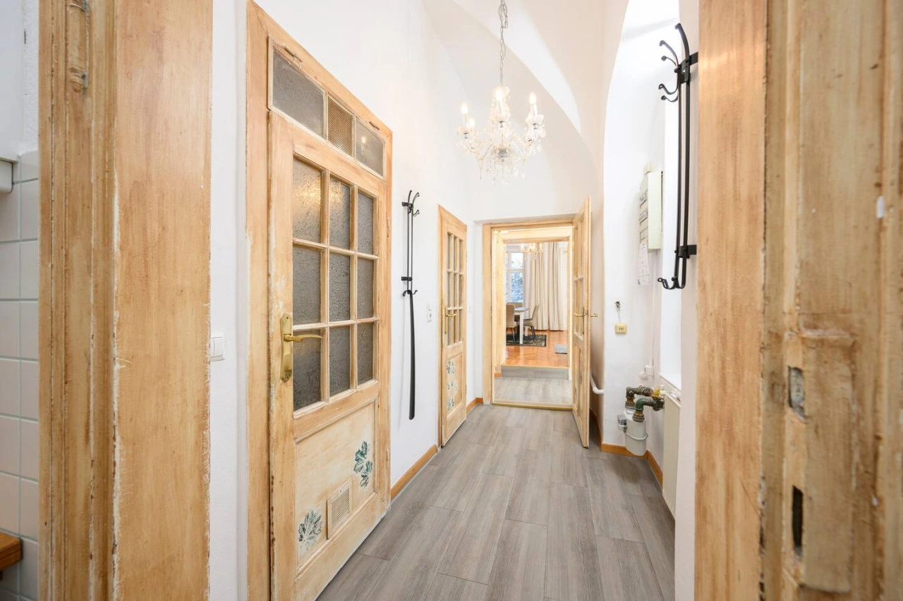 Spacious 2-BR Stay for 6 | Heart of Mödling — photo 28 of 40