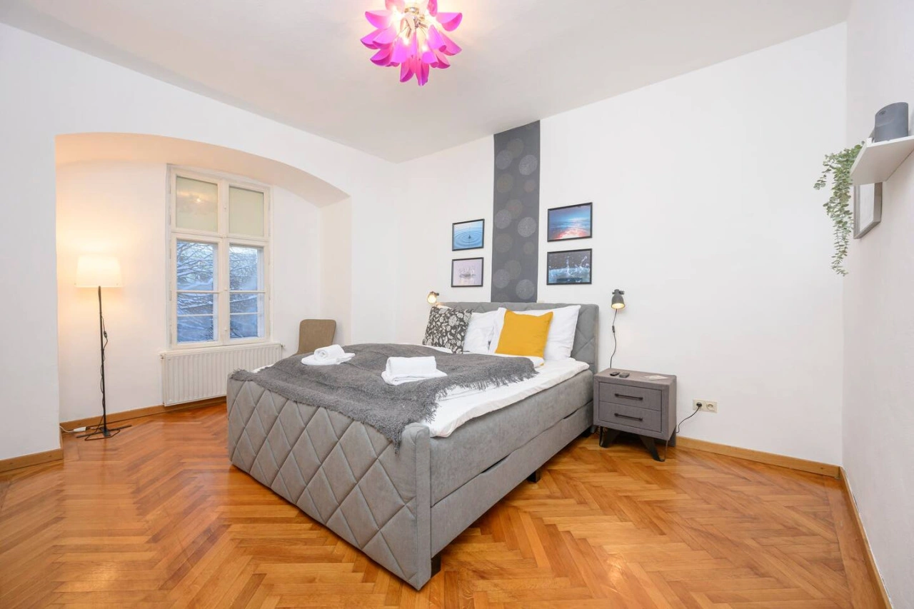 Spacious 2-BR Stay for 6 | Heart of Mödling — photo 12 of 40
