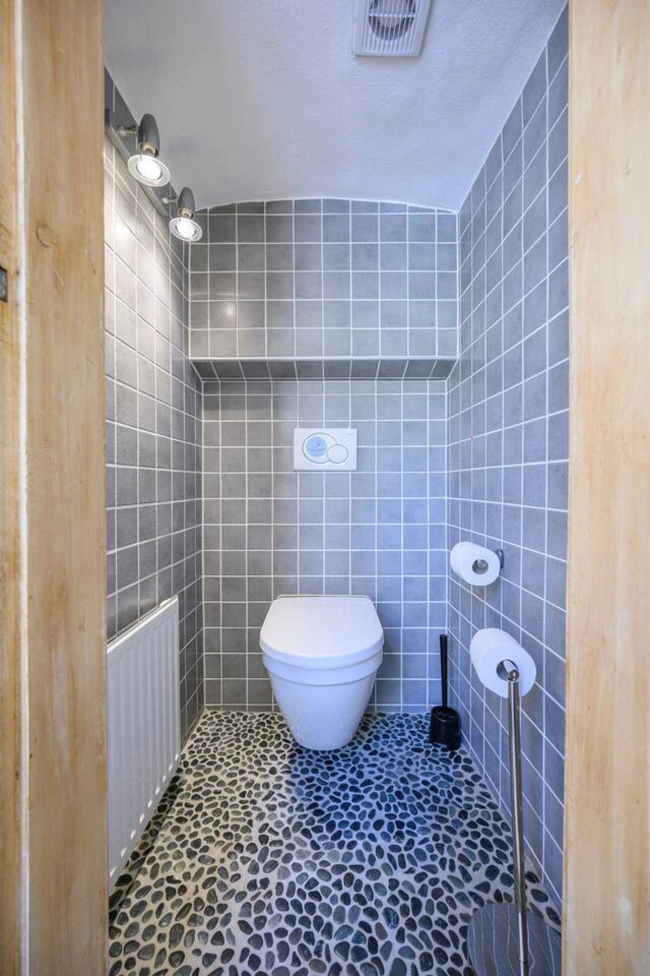 Spacious 2-BR Stay for 6 | Heart of Mödling — photo 30 of 40