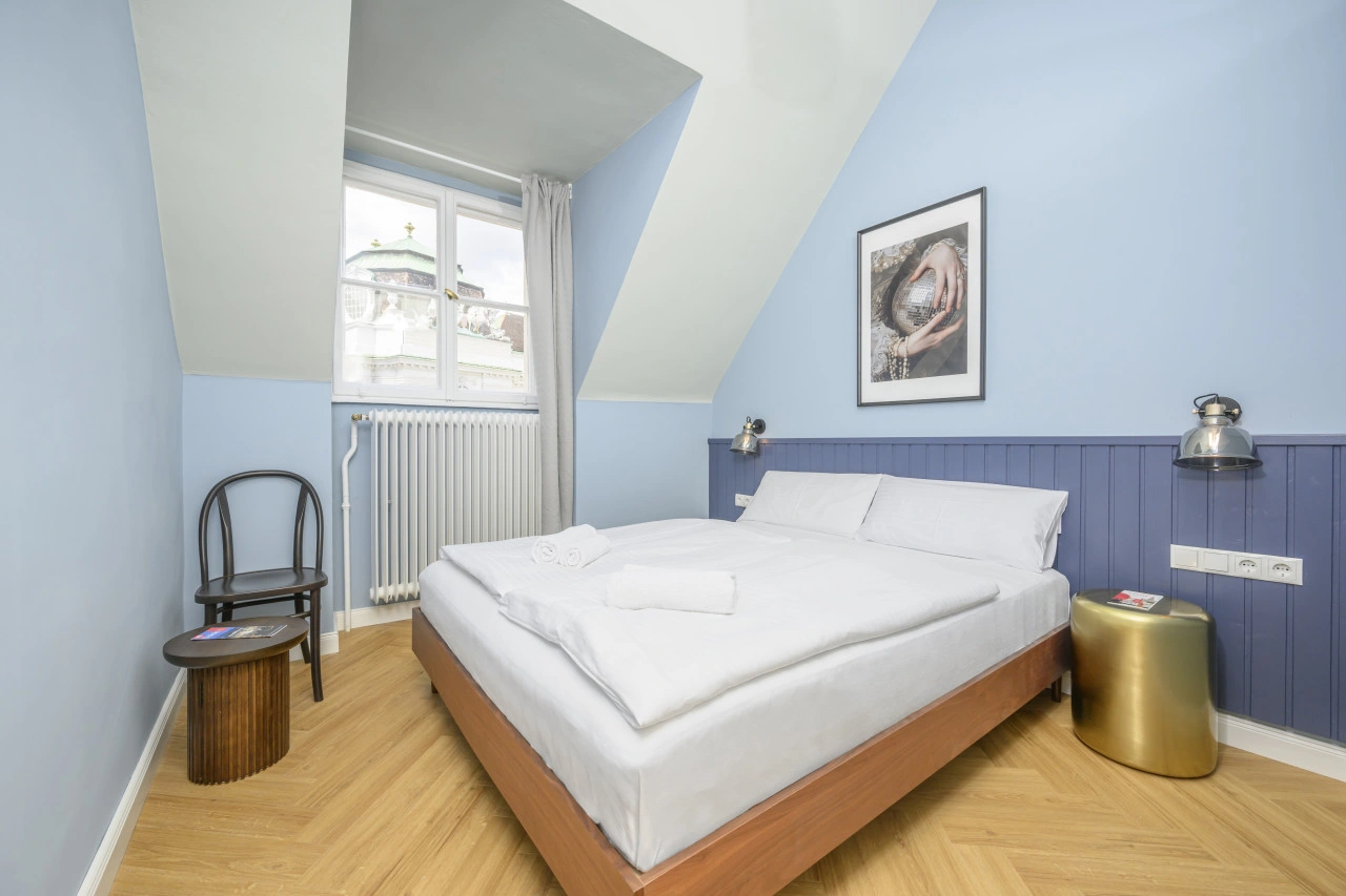 Palais Palffy I Spacious Apartment without Kitchen — photo 9 of 40
