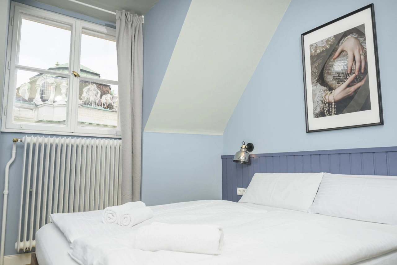Palais Palffy I Spacious Apartment without Kitchen — photo 6 of 40