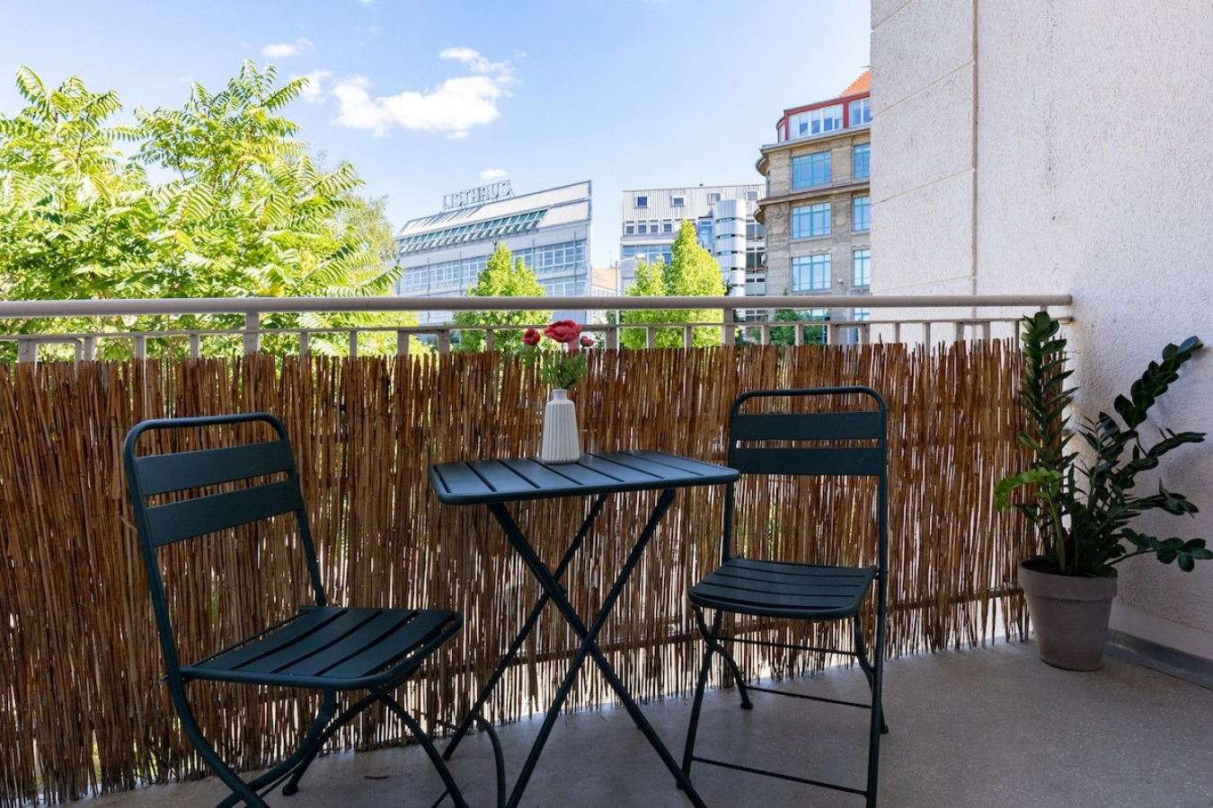 Leipzig Central Station Apt  Balcony Sleeps 10