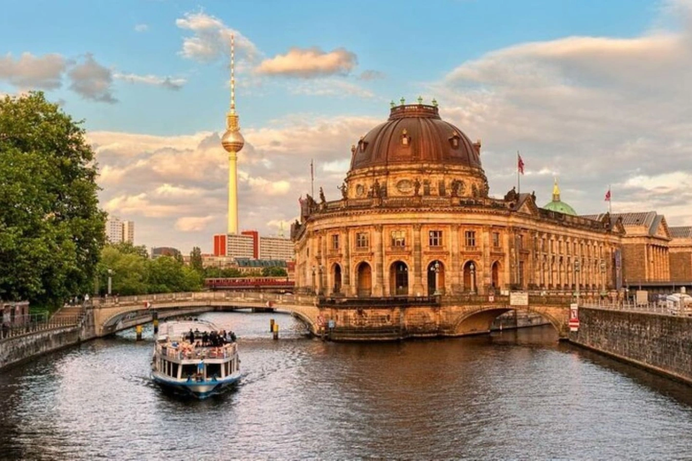 Urban Base für bis zu 9 Personen in Berlin Mitte