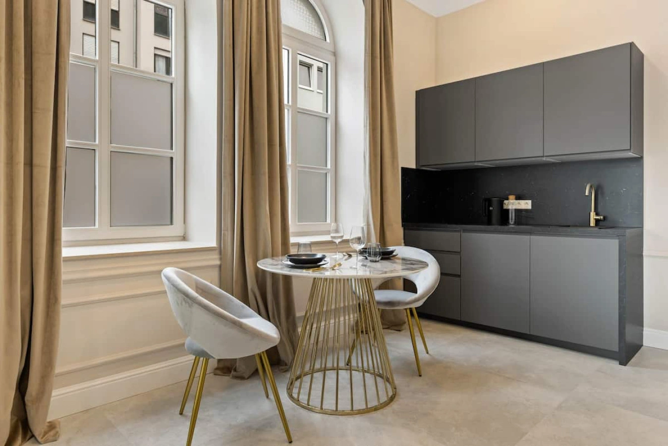 NEW LUXUS Suite I TWO Kingbeds I Center