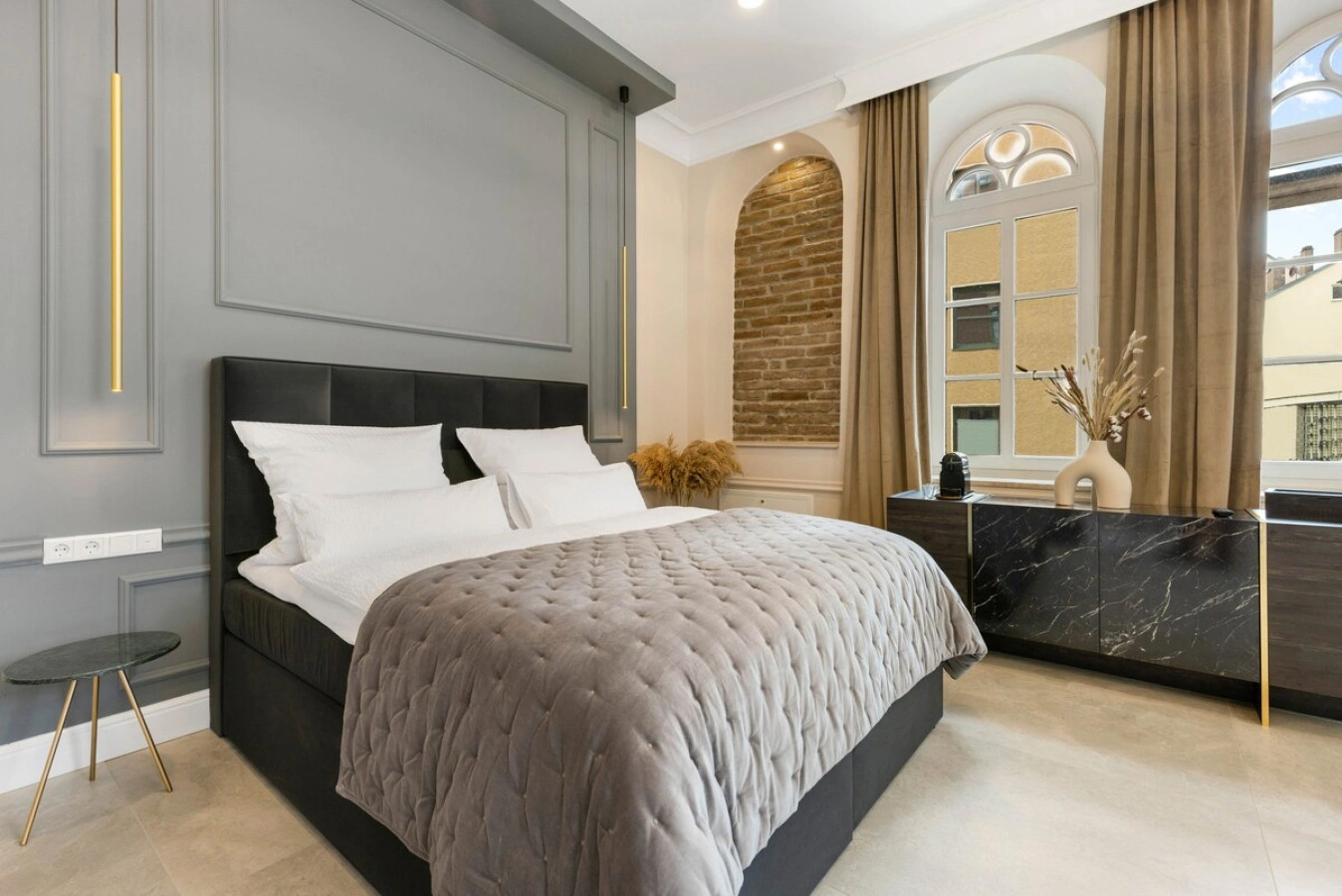 BOUTIQUE ROOMS I Luxus Suite I Center I Boxspring — photo 10 of 40