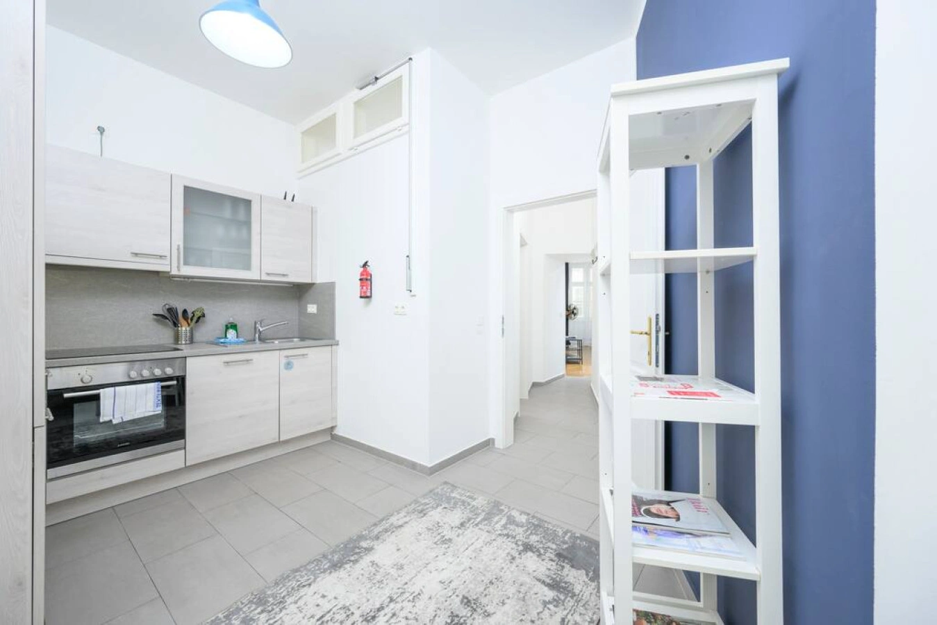 Central Business Apartment — photo 13 of 40