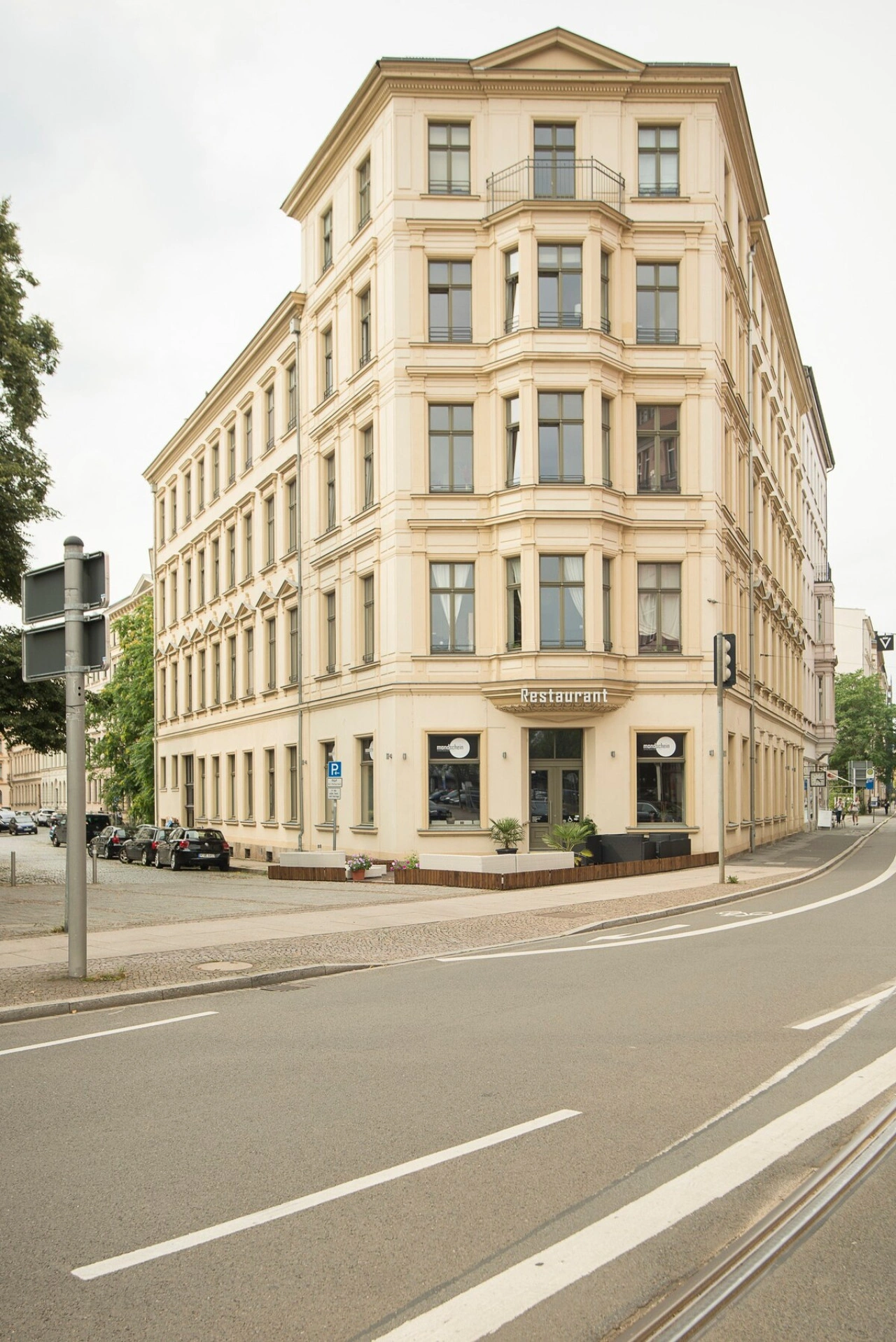 Konko big apartment