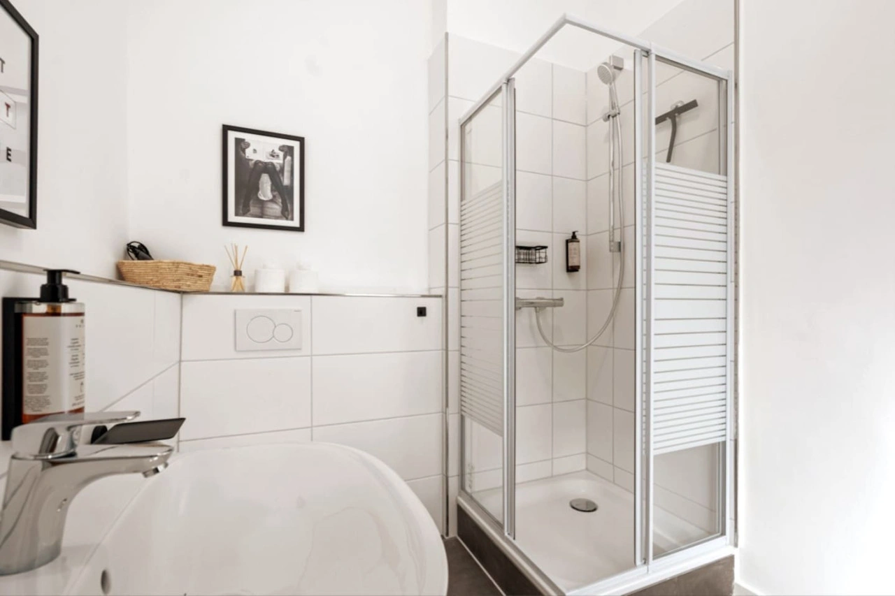 30qm *Design WOW Studio* | City | Ruhig | Hbf 100m — photo 16 of 40