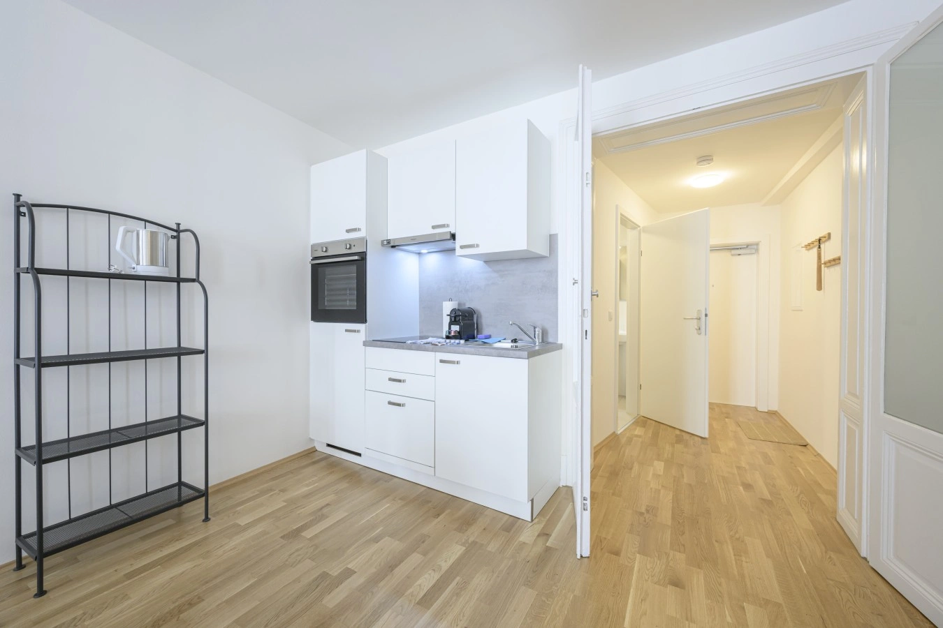 Arbio I Zum Grazer Uhrturm studio apartment — photo 18 of 40