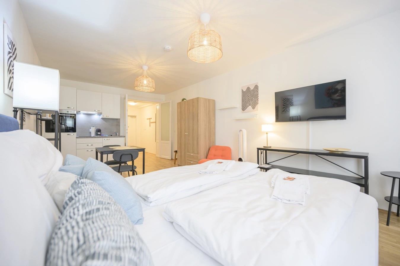 Arbio I Zum Grazer Uhrturm studio apartment — photo 34 of 40