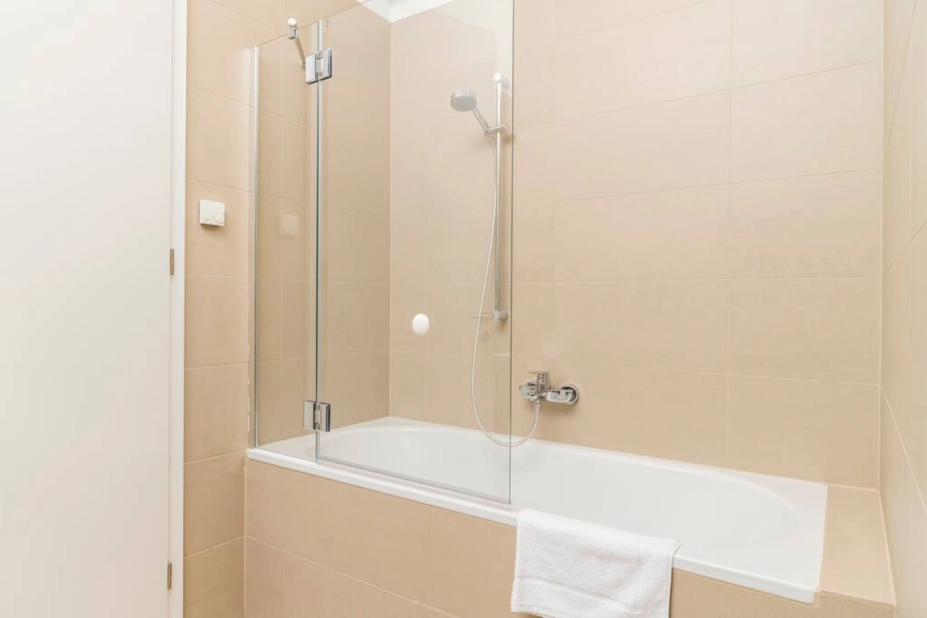 Business Suite with Balcony — photo 28 of 40