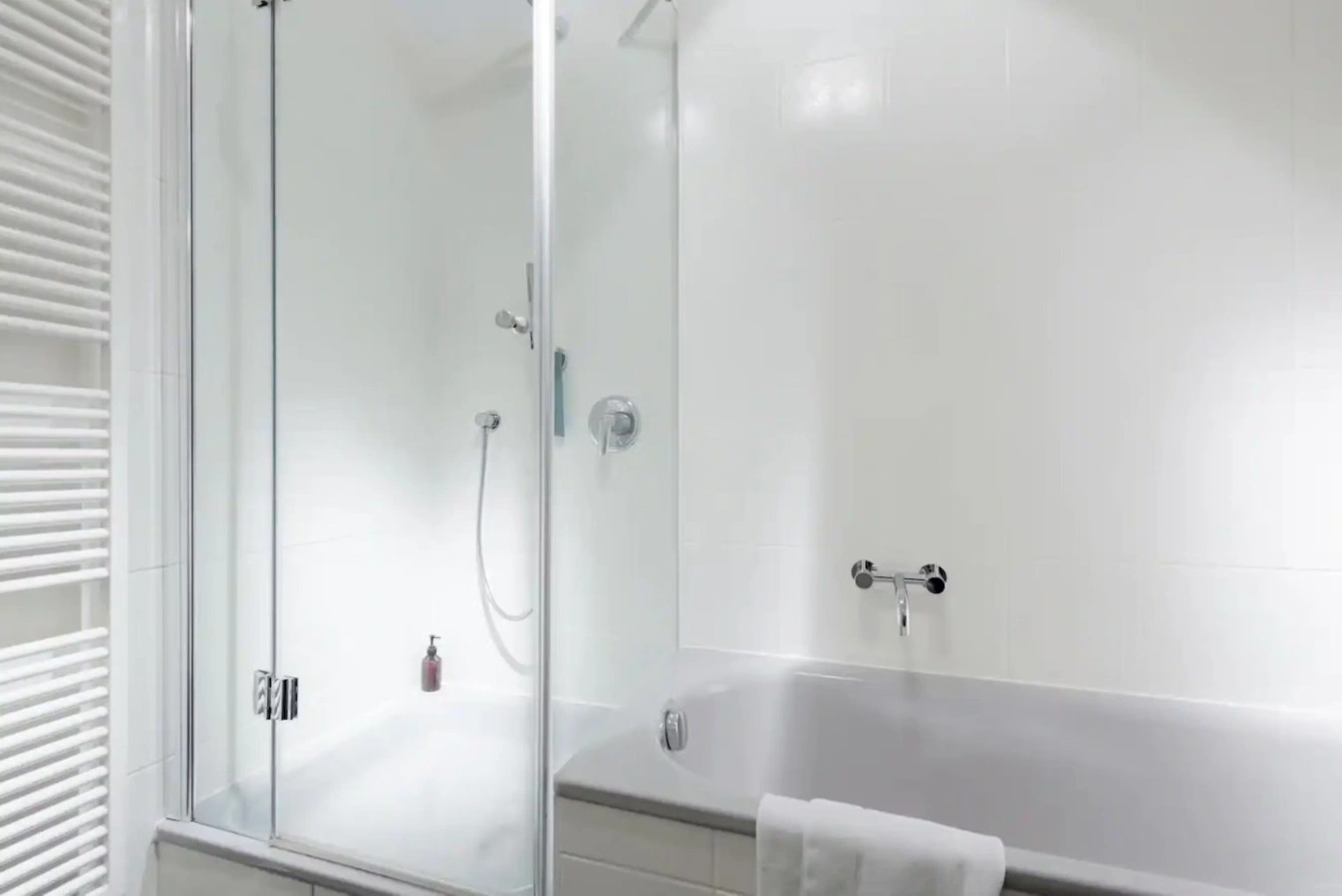 Luxury 2 Bedroom apartment in the heart of Mitte — photo 20 of 40