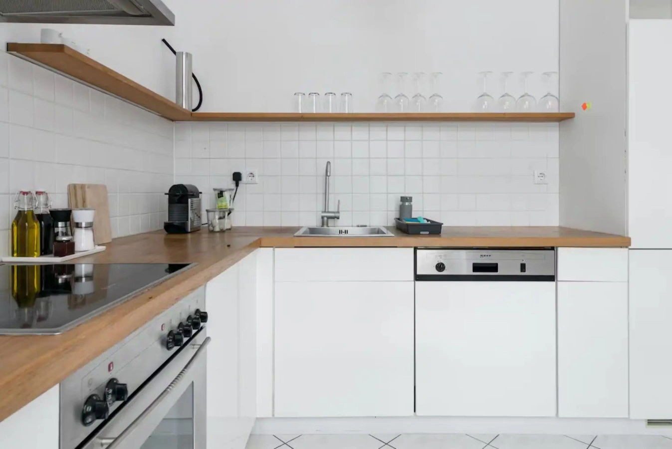Luxury 2 Bedroom apartment in the heart of Mitte — photo 16 of 40