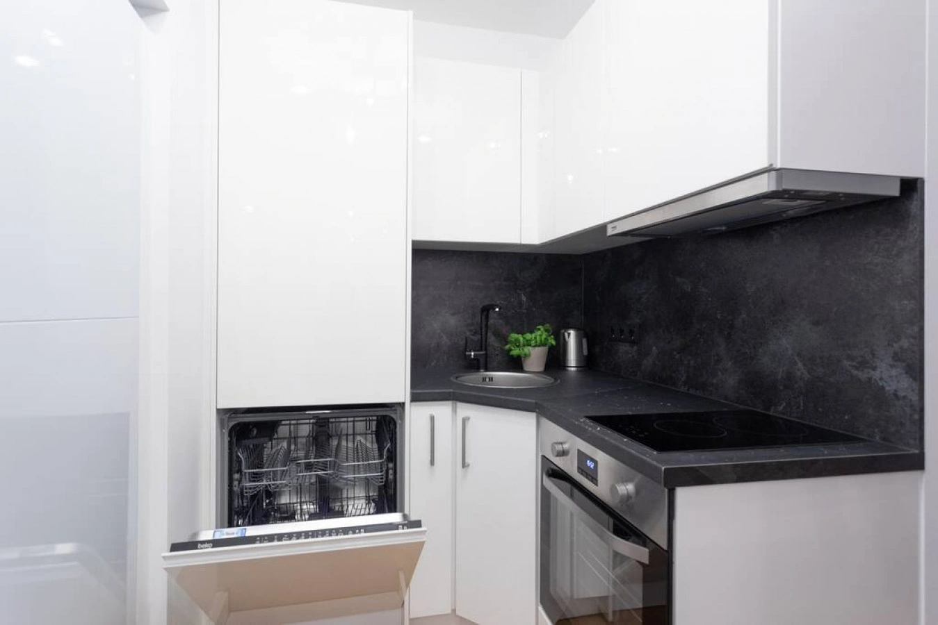 NEW Luxus Studio only 10min Centre - Markus apartment — photo 9 of 40