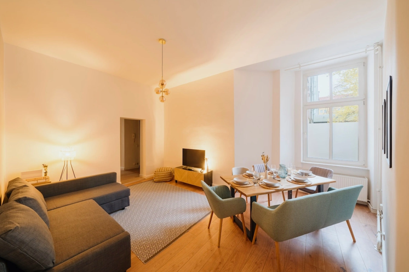 Spacious 2 Bedroom in the Heart of Friedrichshain