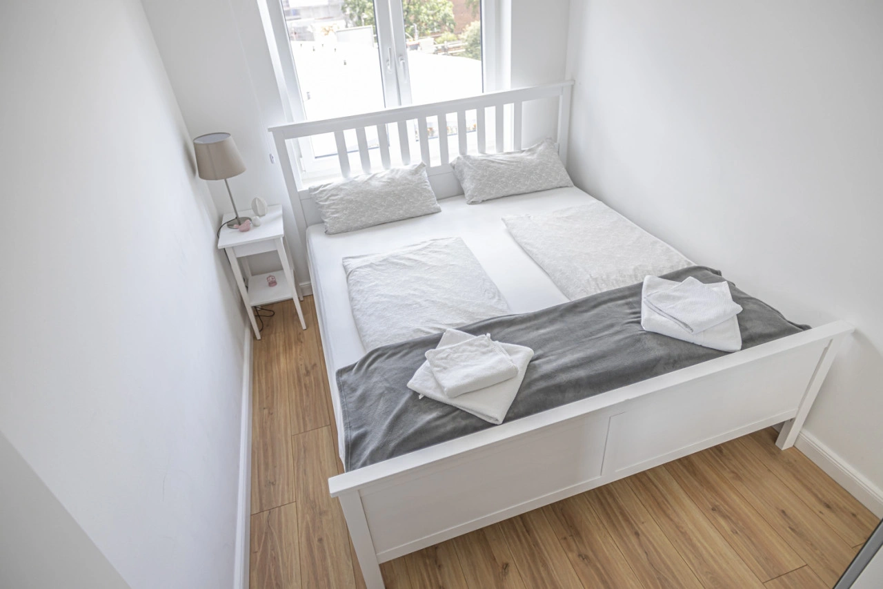 Modern apartment near metro 2 — photo 13 of 29