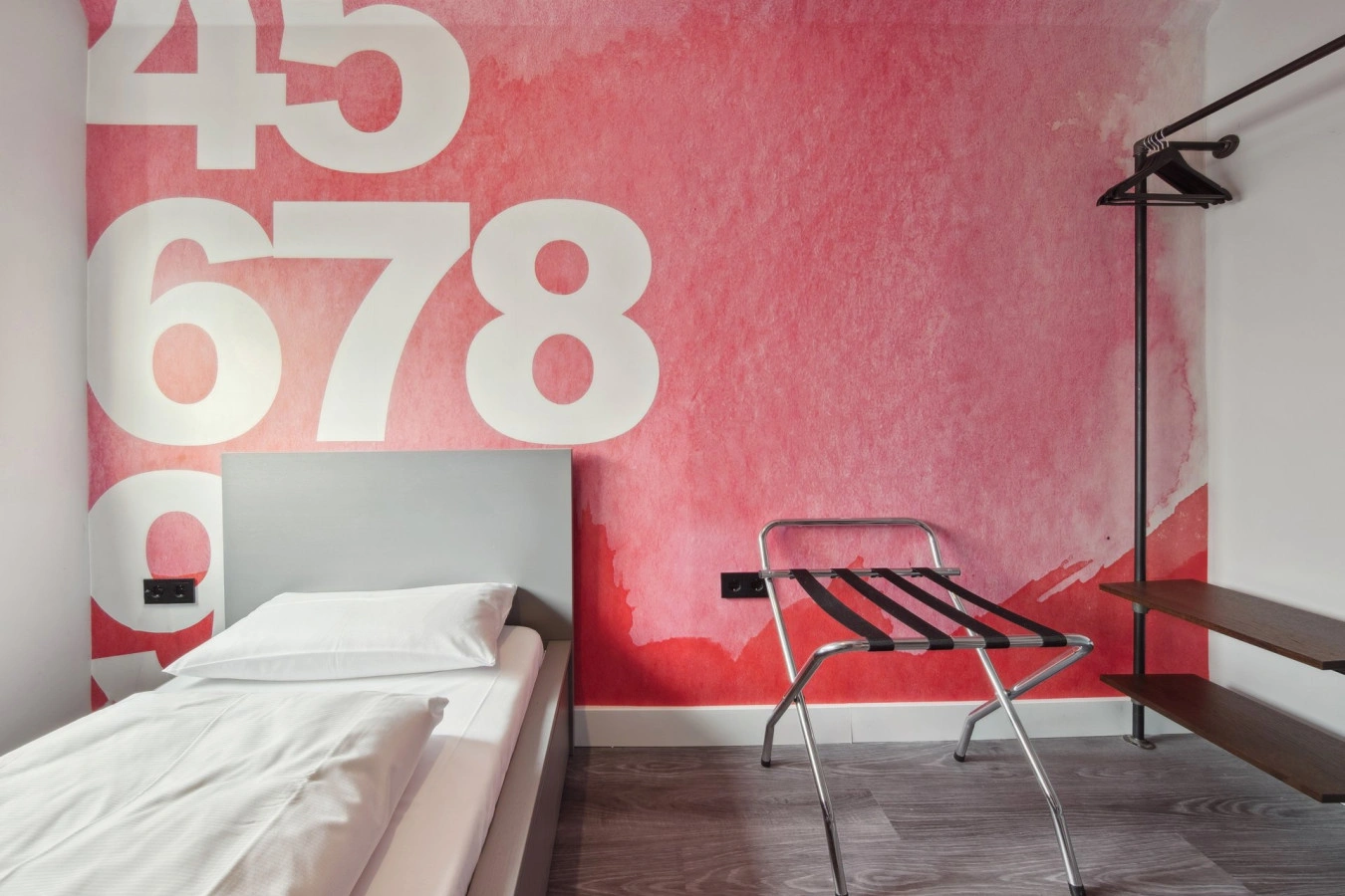 The Room.44 - Single Room with Shared Bathroom