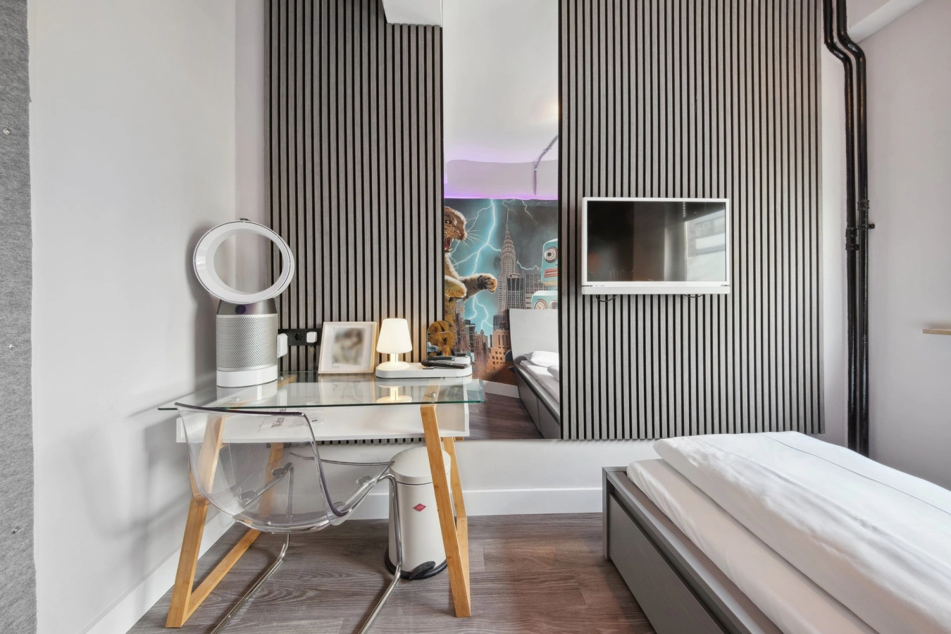 The Room.44 - Single Room with Shared Bathroom