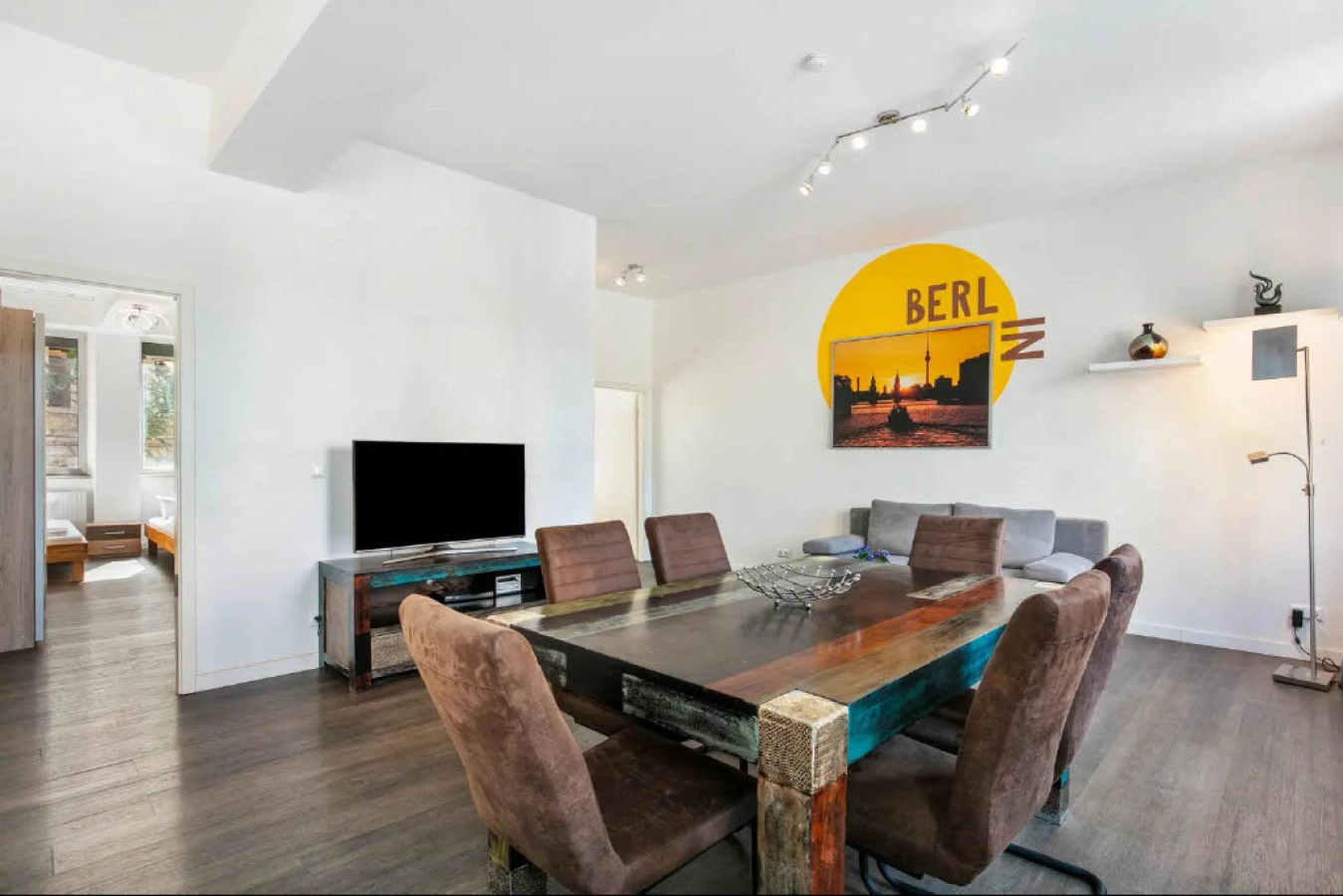 Central Berlin Stay 4BR Sleeps 15 - Jasmin