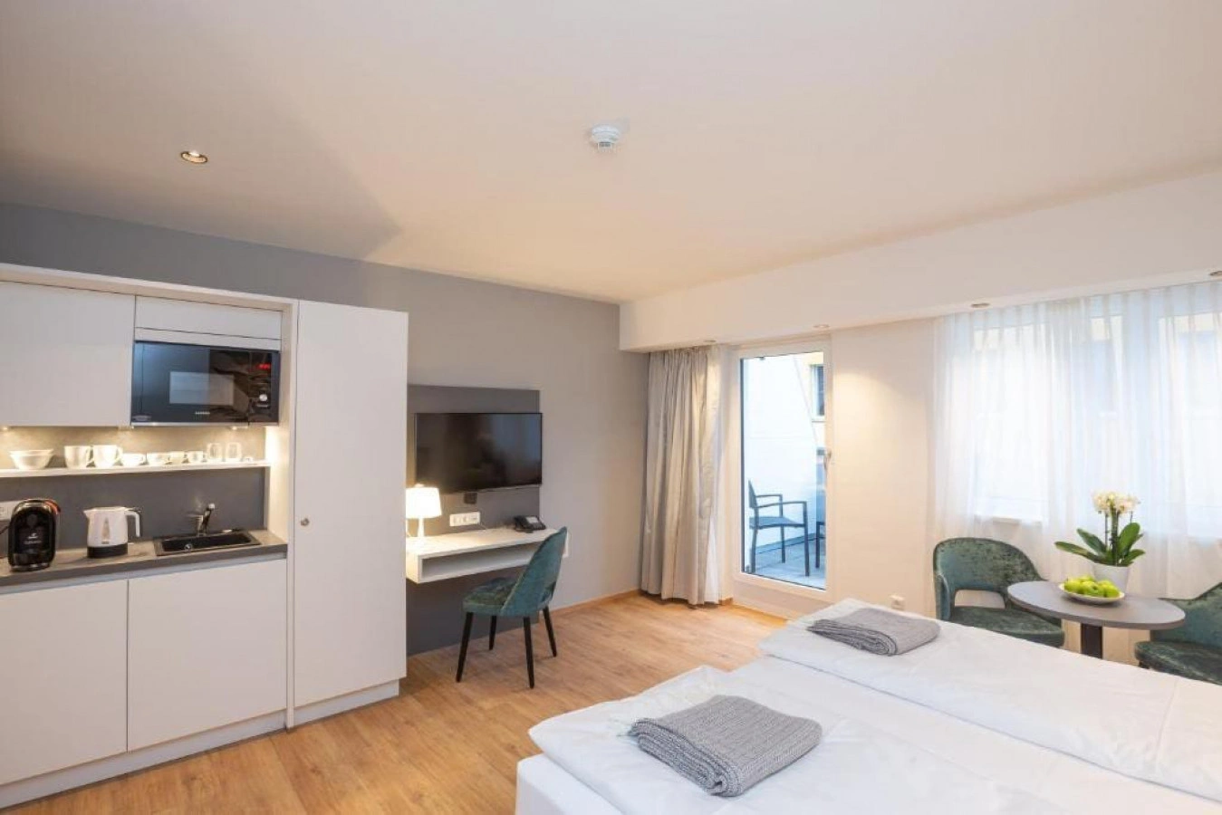 Double Room by Arbio