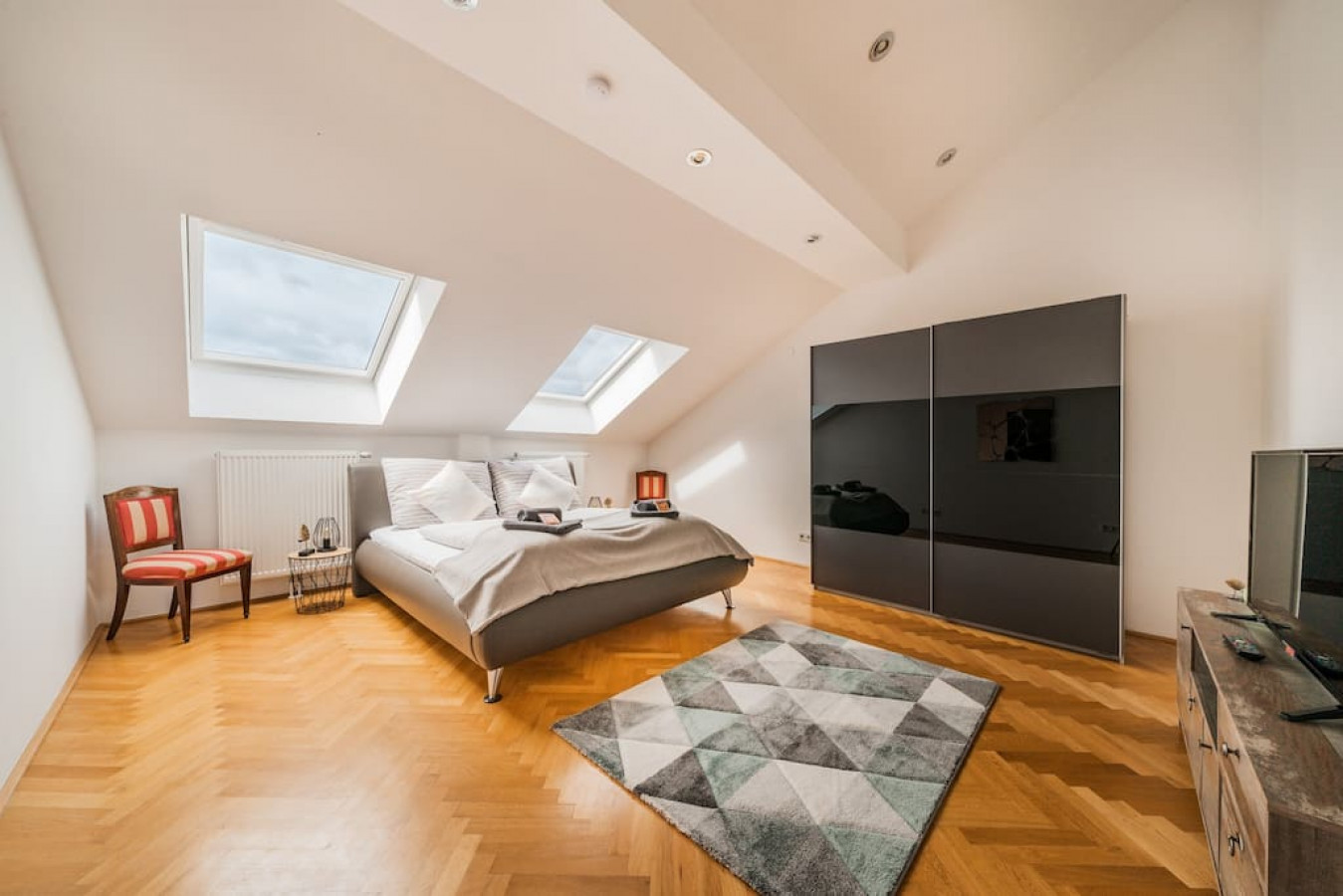 Penthouse apartment with Sauna & Kamin — photo 27 of 40