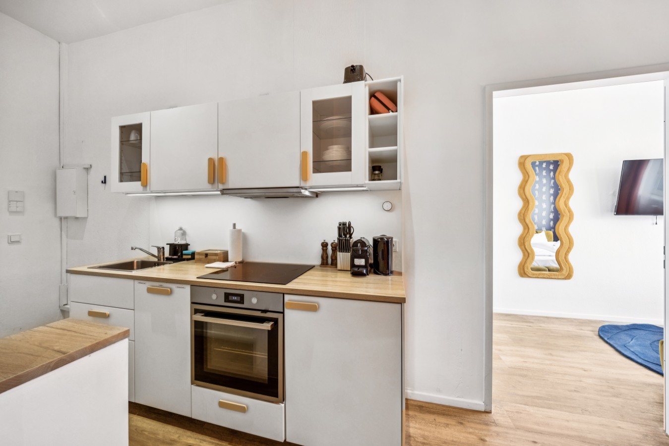 Arbio I Renovated 2 Bedroom Apart near Altonaer Fischmarkt — photo 32 of 40