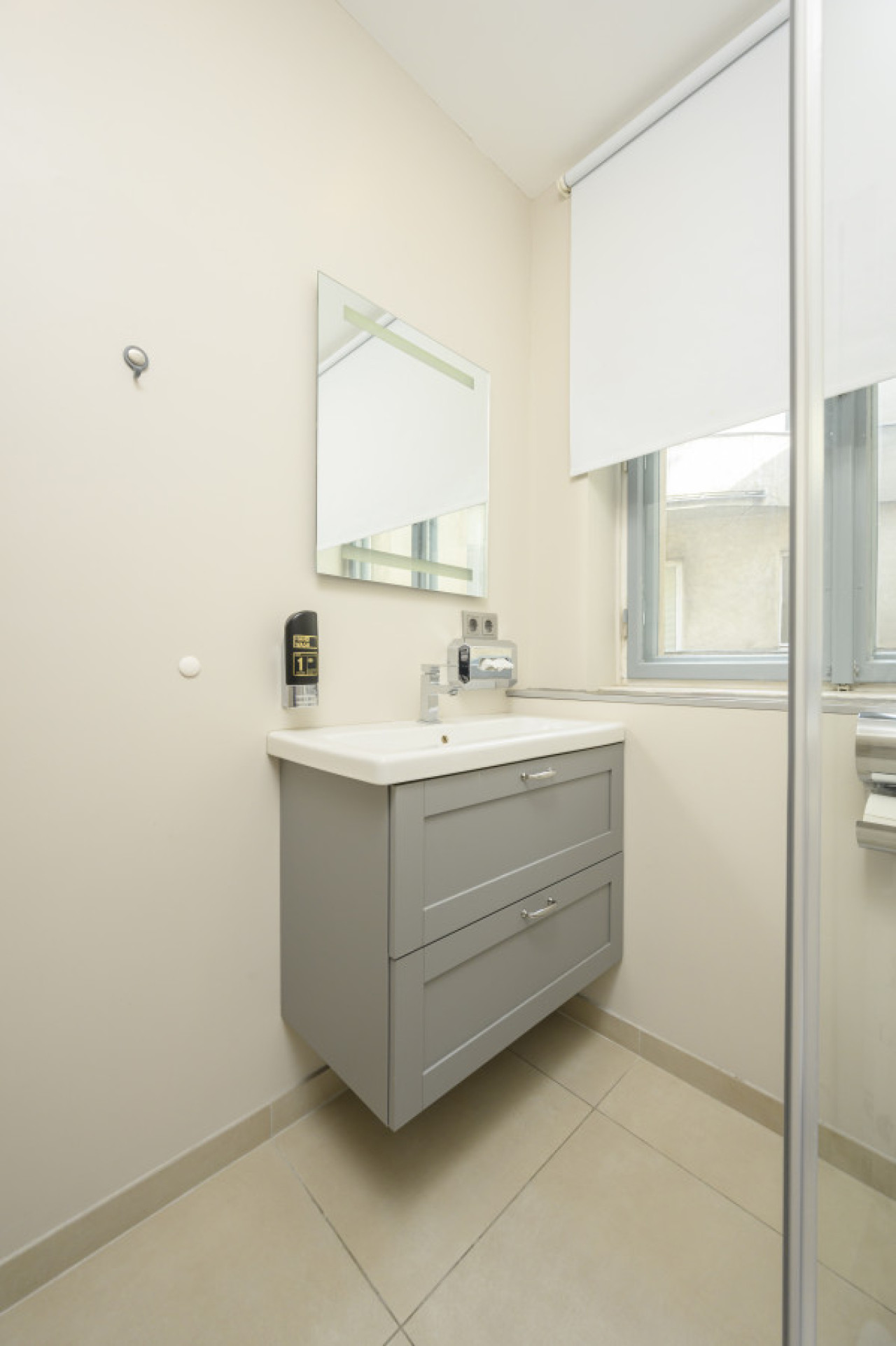 Palais Pálffy Studio with Kitchen near Hofburg — photo 19 of 40