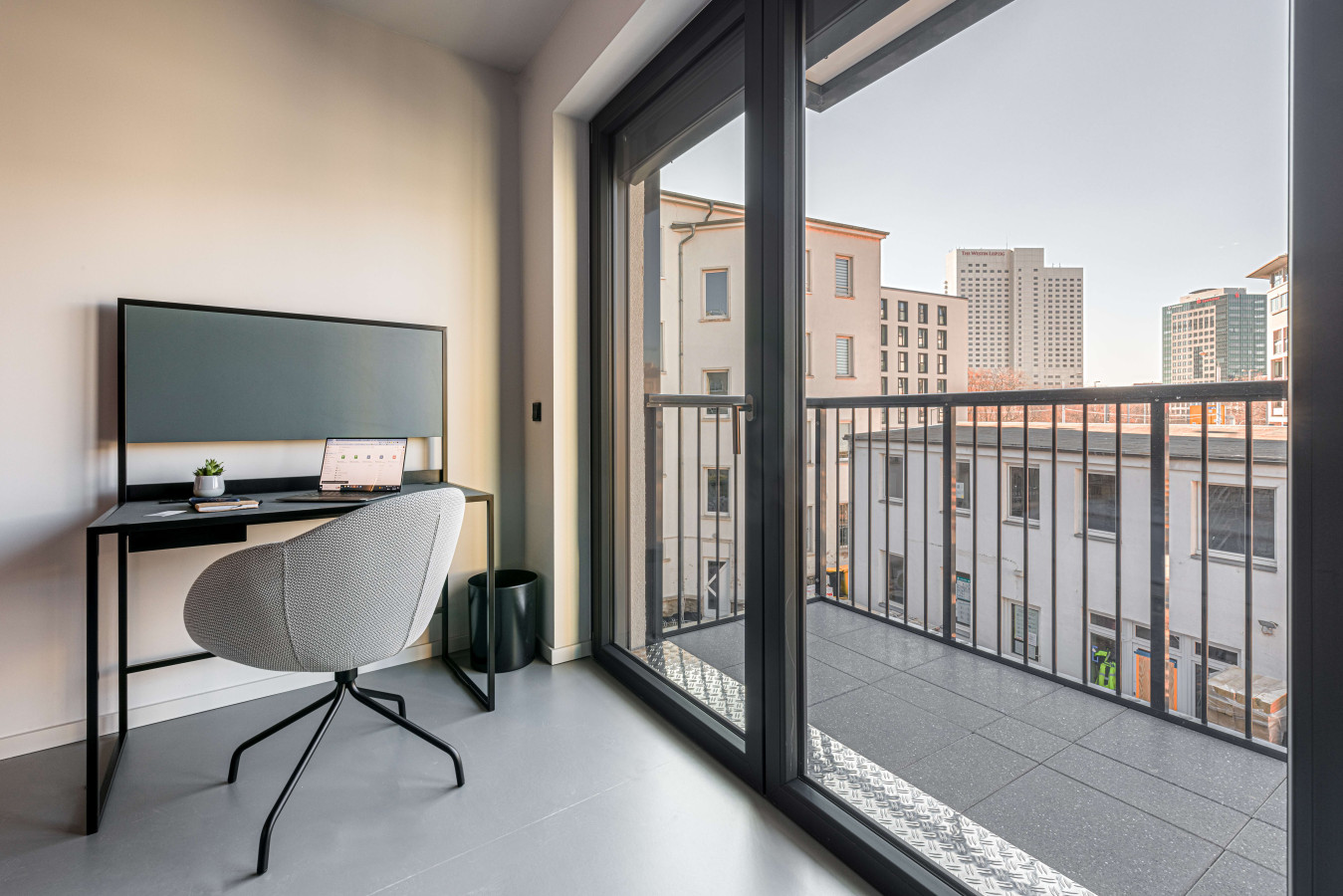 Arbio I Yuma Studio M Balcony Leipzig Hauptbahnhof — photo 12 of 23