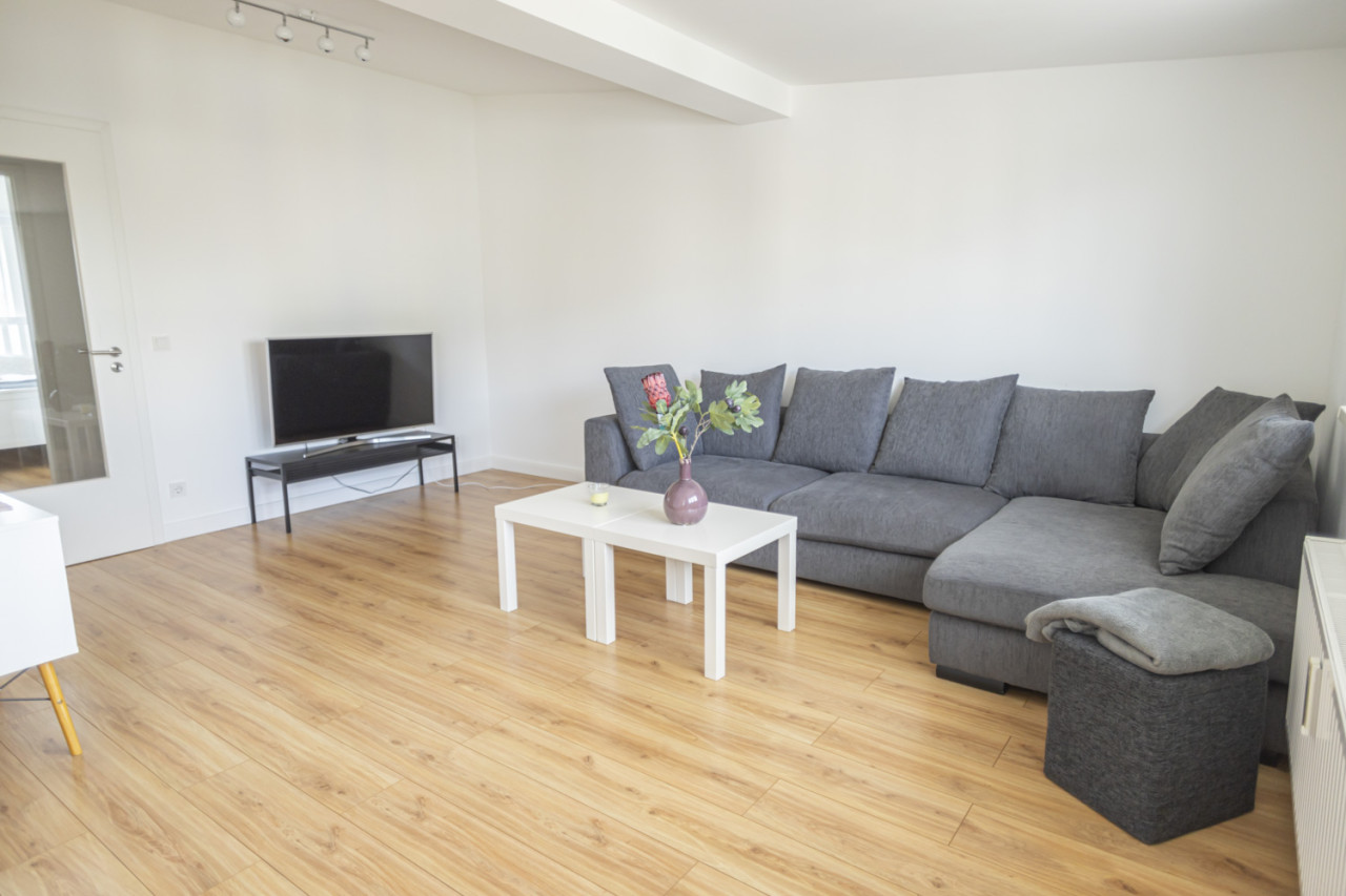 Modern apartment near metro — photo 23 of 28