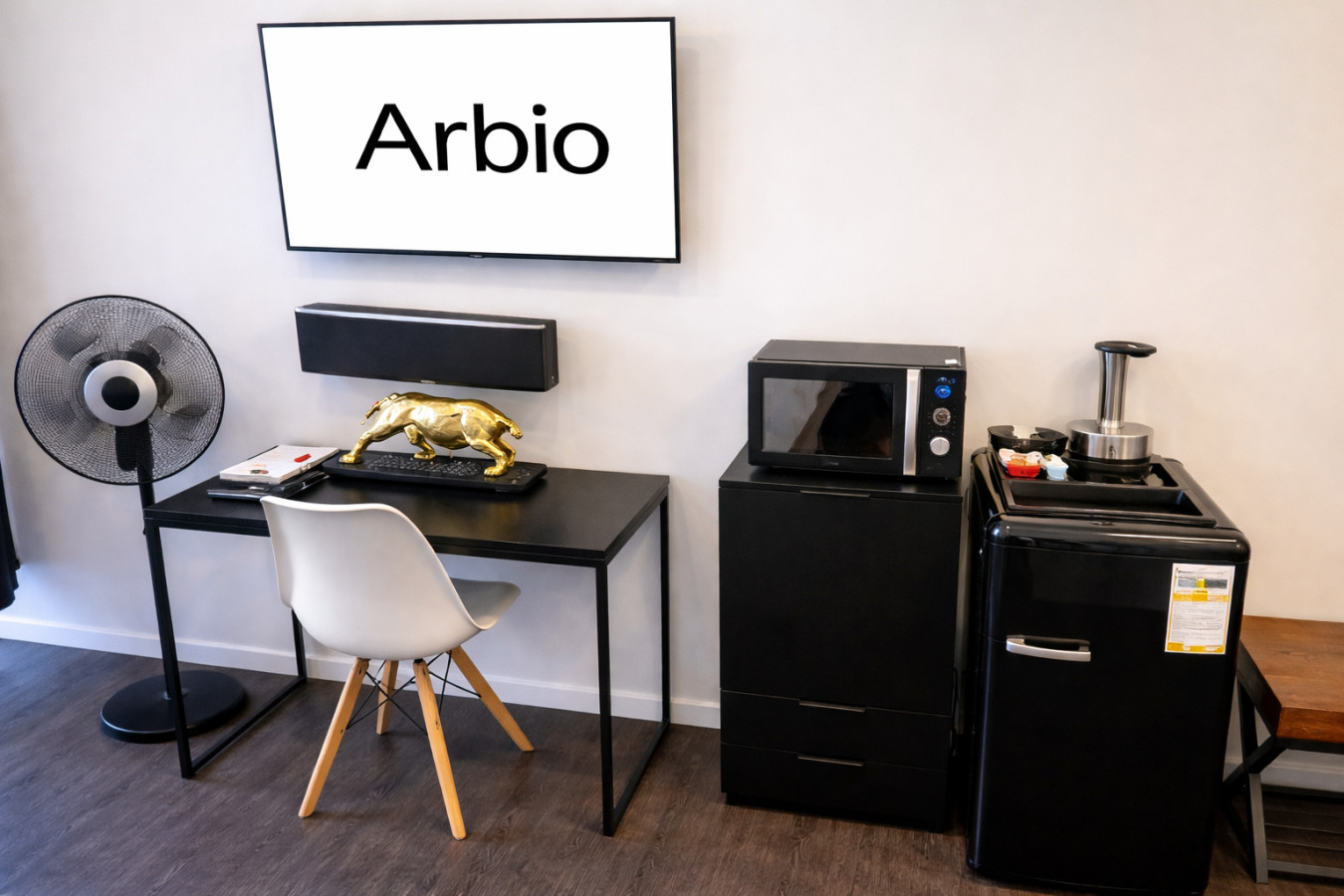 Arbio I Deluxe Studio with Juliet Balcony — photo 14 of 18