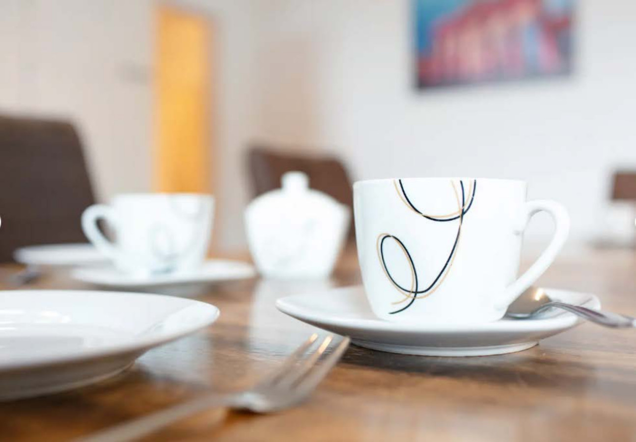 Central Berlin Stay 4BR Sleeps 15 - Jasmin — photo 18 of 37