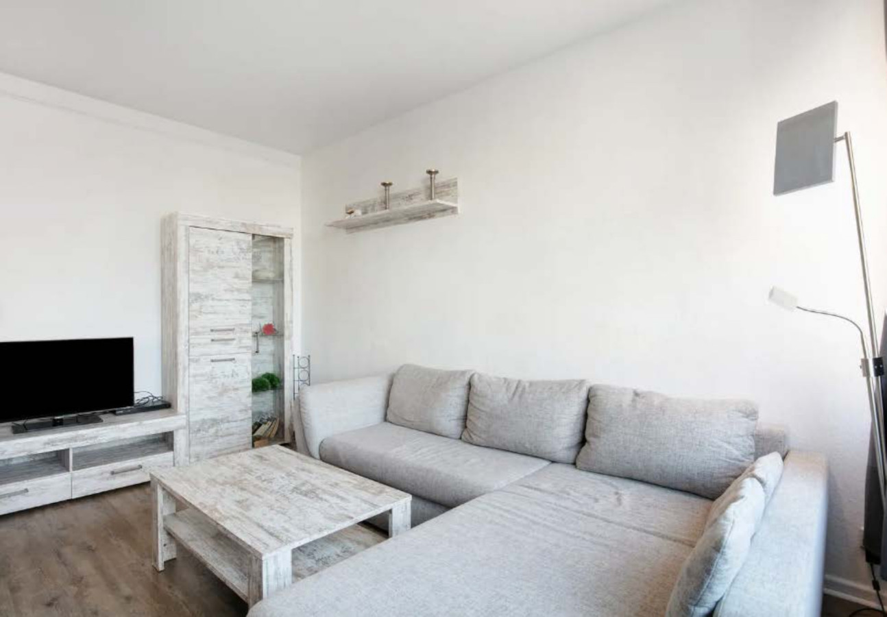 Central Berlin Stay 4BR Sleeps 15 - Jasmin — photo 28 of 37