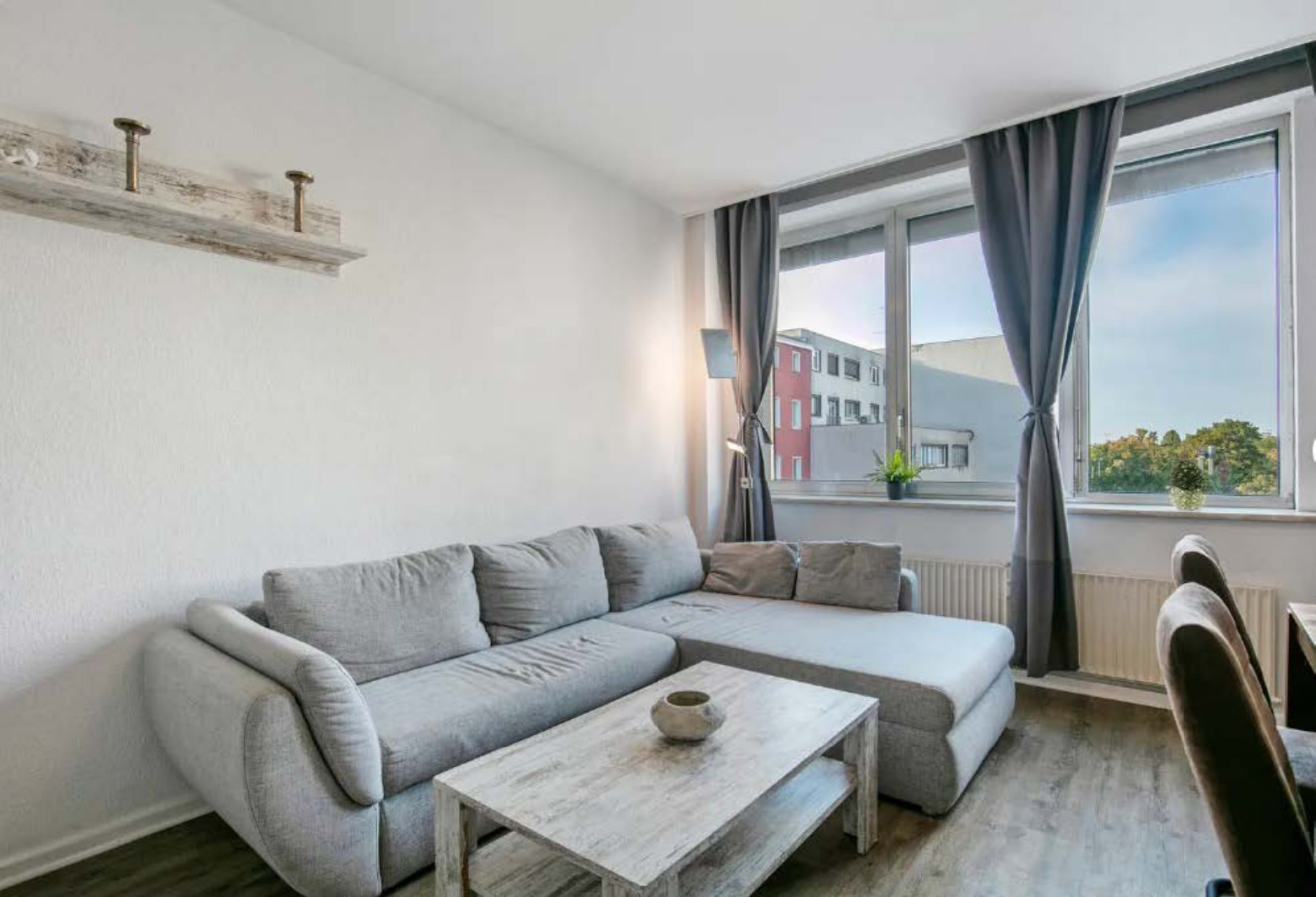 Central Berlin Stay 4BR Sleeps 15 - Jasmin — photo 14 of 37