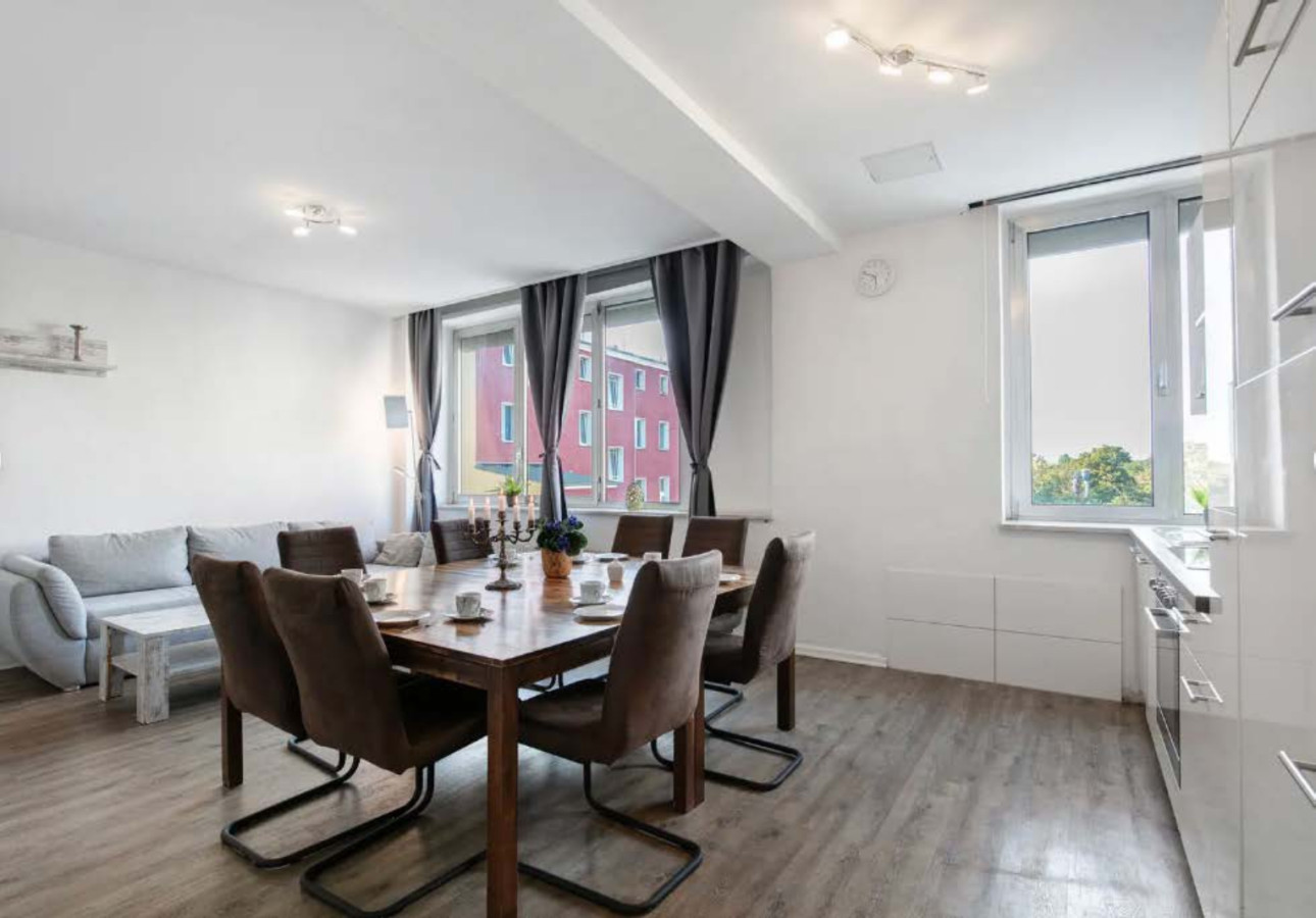 Central Berlin Stay 4BR Sleeps 15 - Jasmin — photo 30 of 37