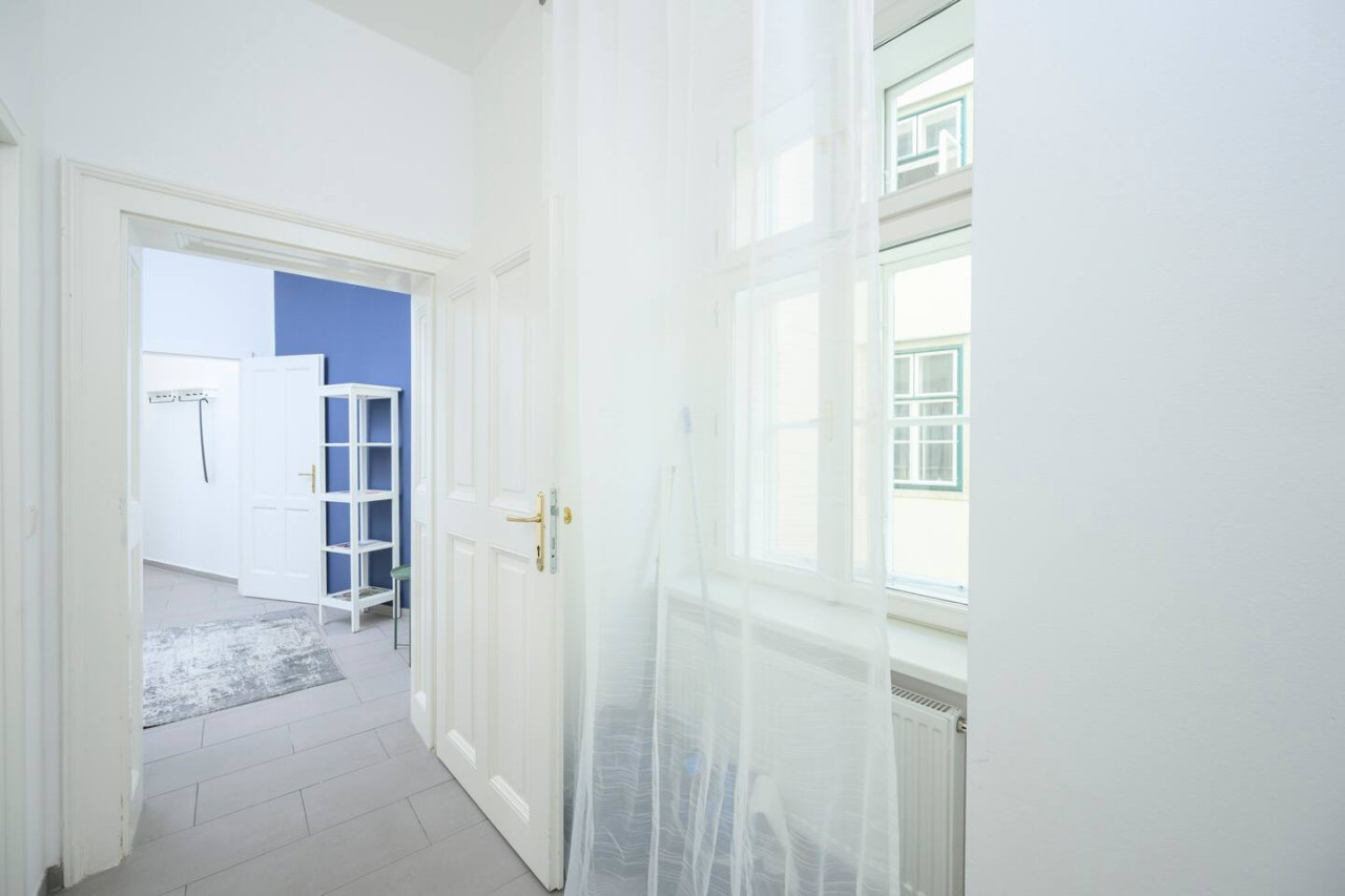 Central Business Apartment — photo 38 of 40