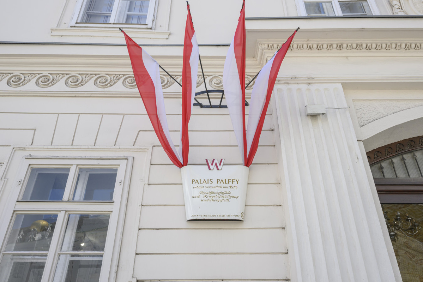 Palais Pálffy Studio with Kitchen near Hofburg — photo 31 of 40