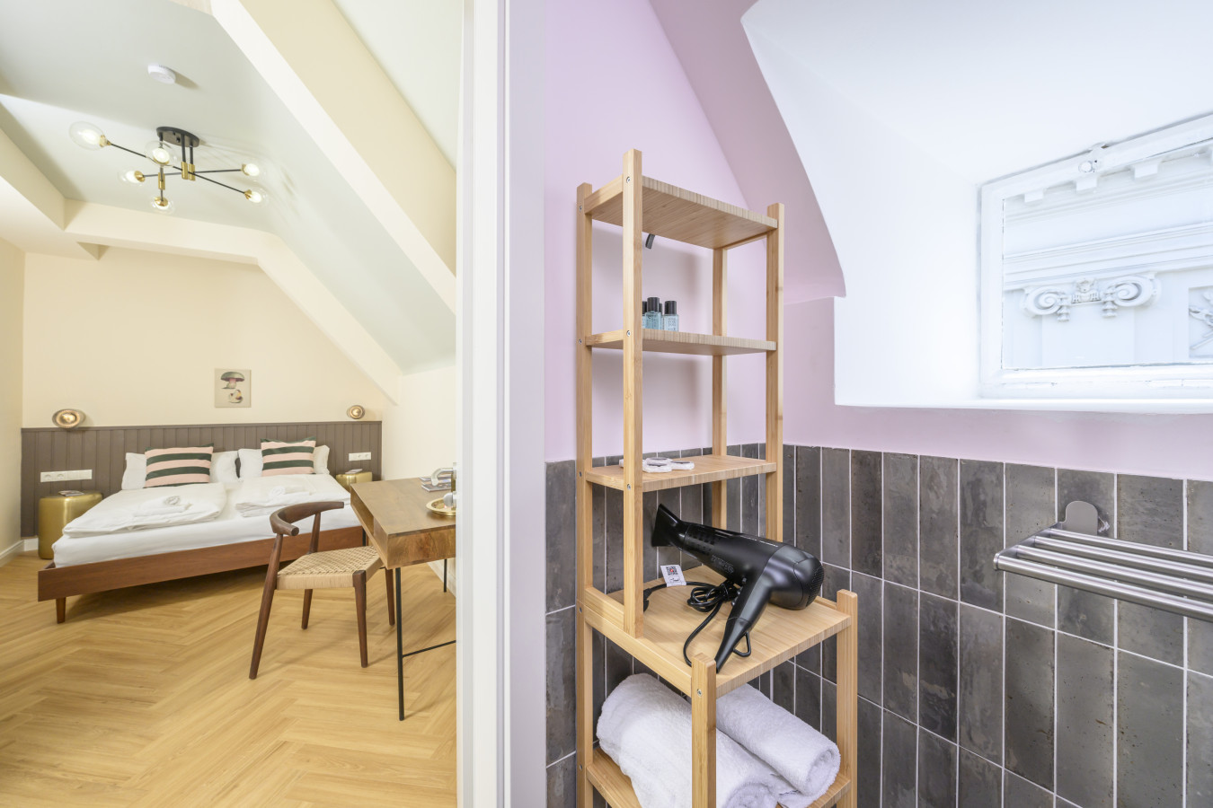 Palais Palffy I Spacious Apartment without Kitchen — photo 30 of 40