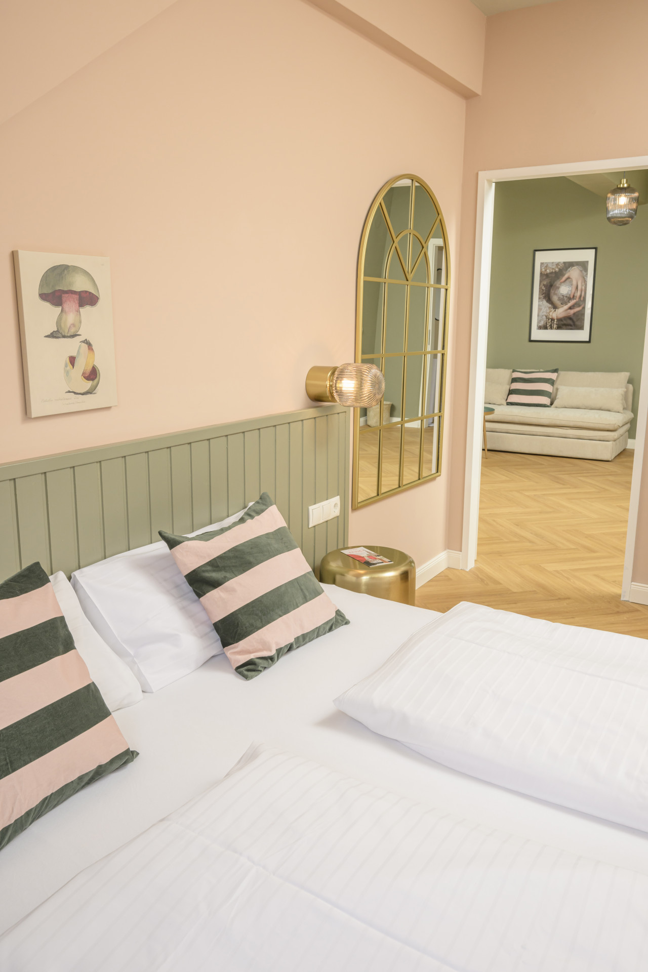 Palais Palffy I Spacious Apartment without Kitchen — photo 19 of 40