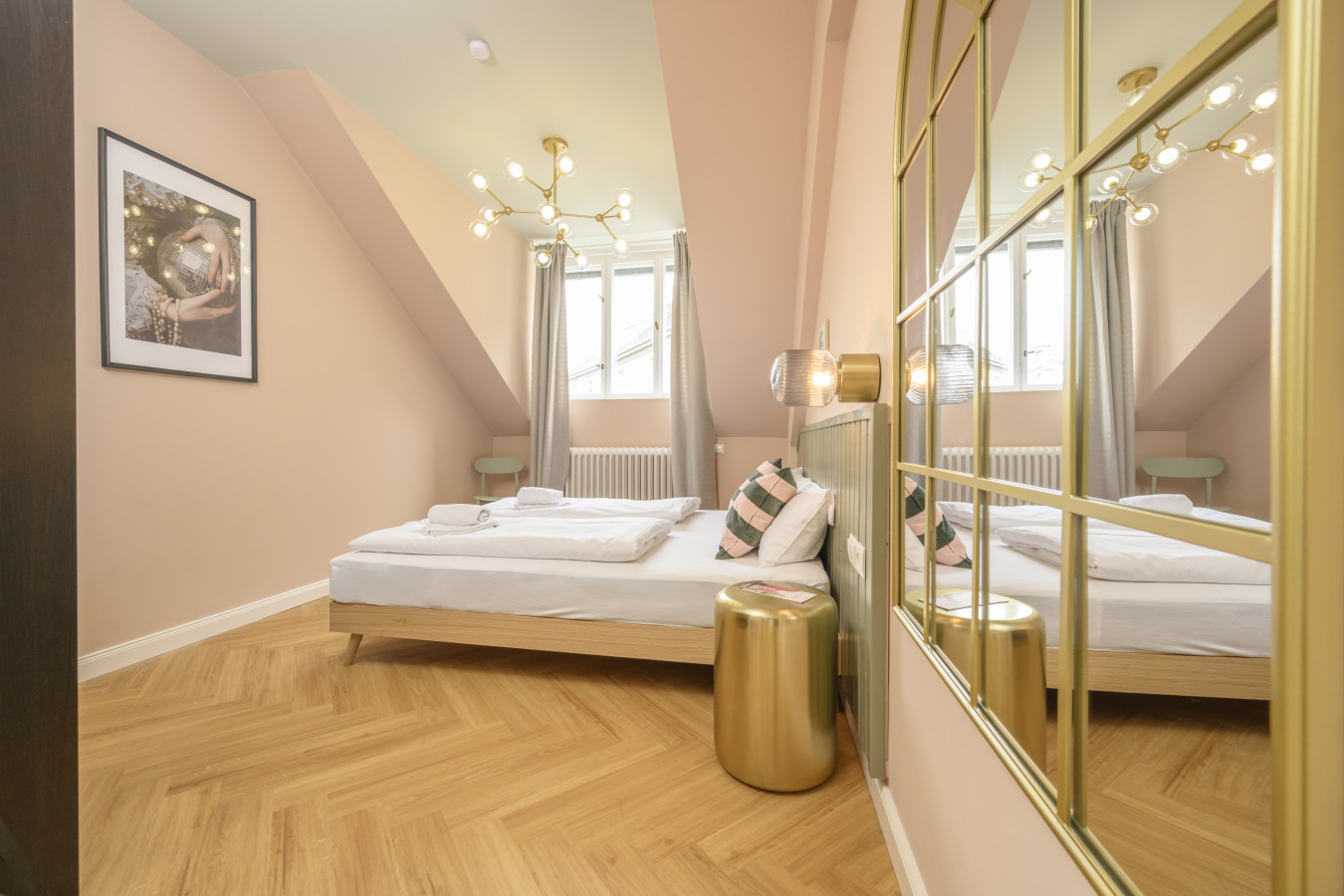 Palais Palffy I Spacious Apartment without Kitchen — photo 29 of 40