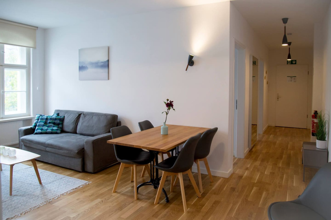 Great apartment in Berlin with two double bedrooms — photo 19 of 24