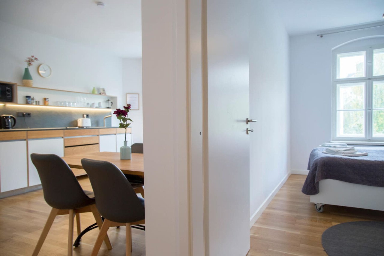 Great apartment in Berlin with two double bedrooms — photo 14 of 24